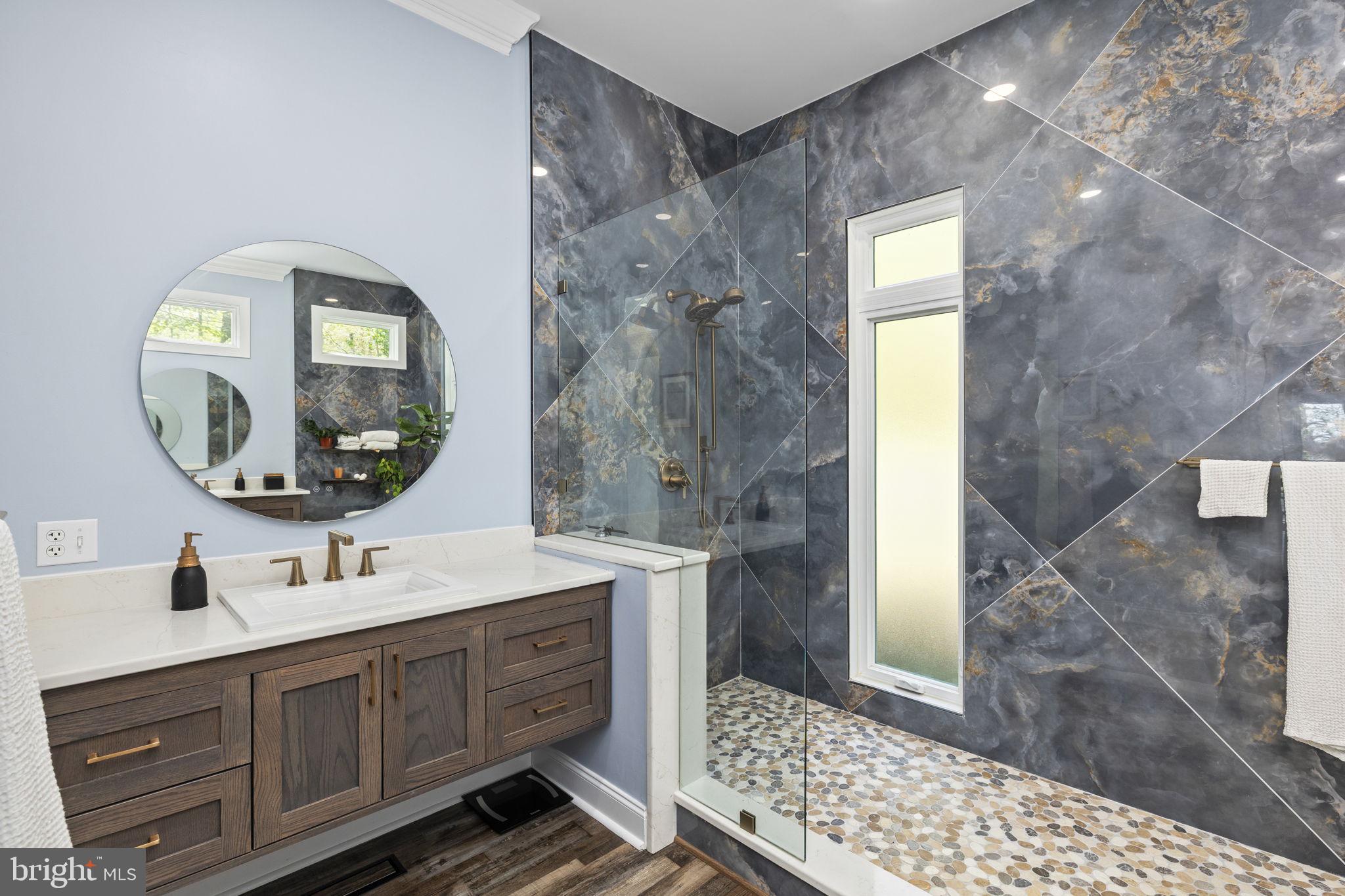 LAKESHORE WOODS - Residential