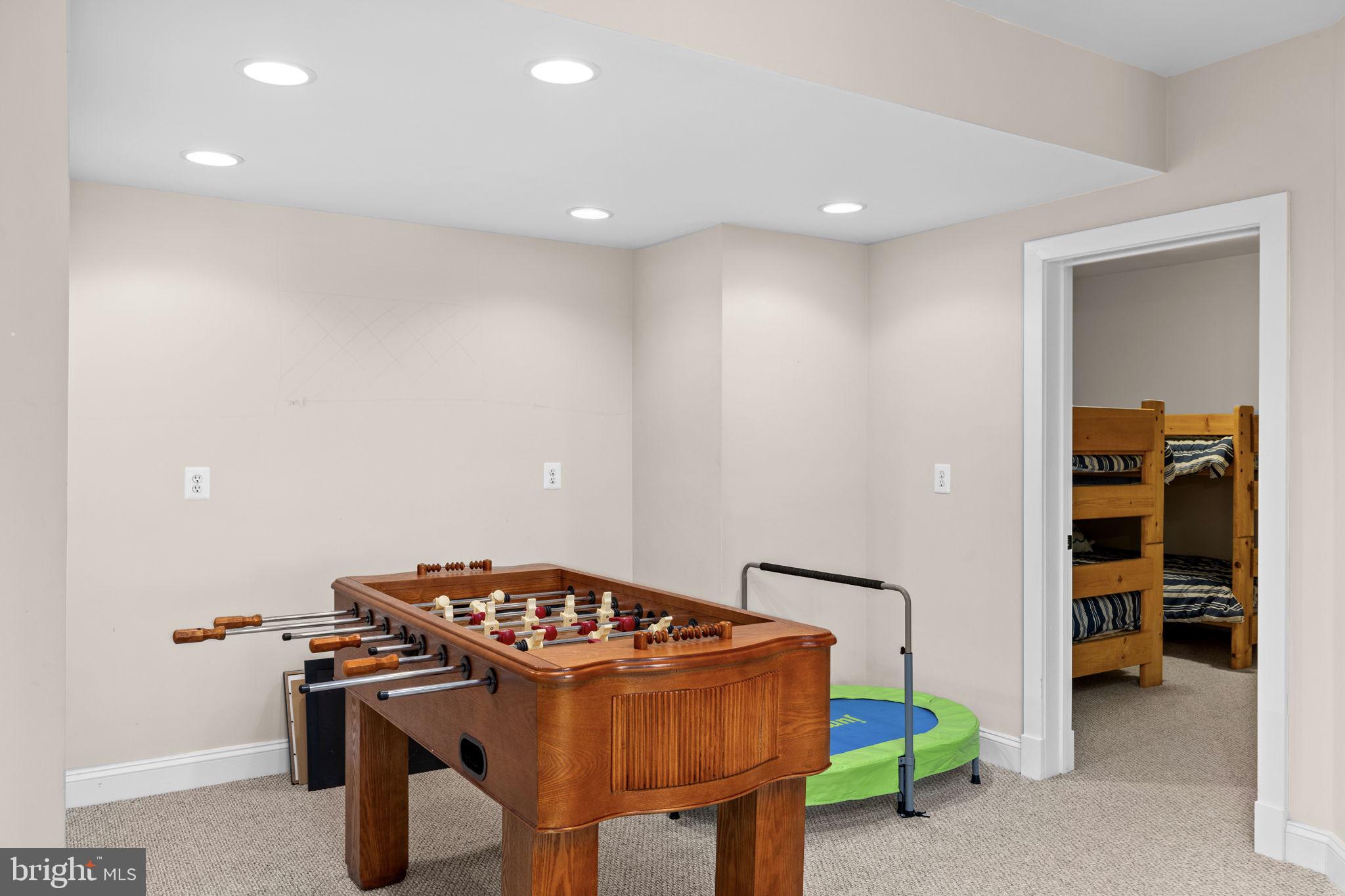 LAKESHORE WOODS - Residential