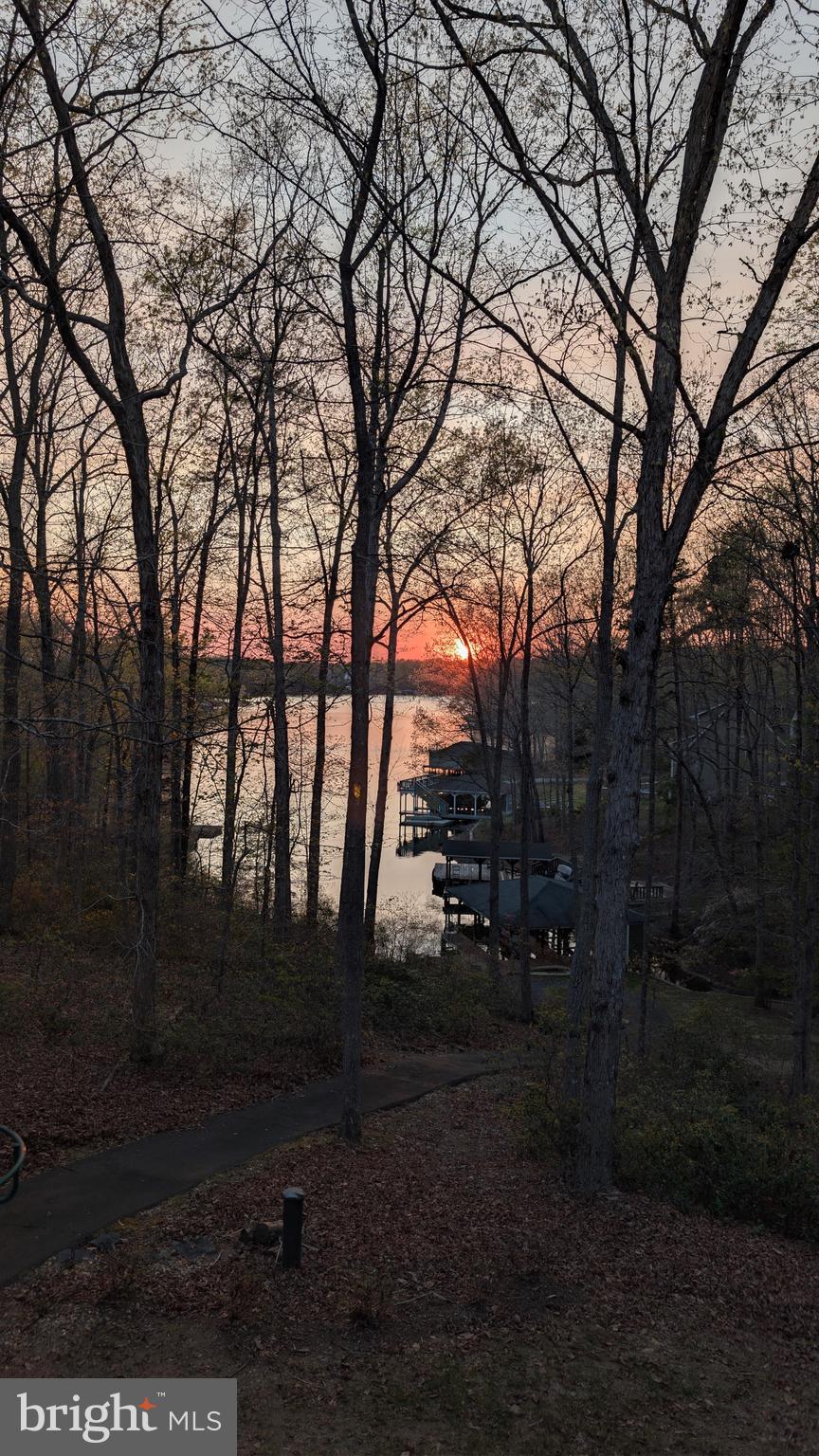 LAKESHORE WOODS - Residential