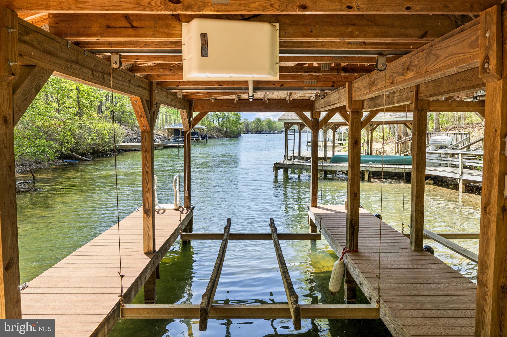 LAKESHORE WOODS - Residential