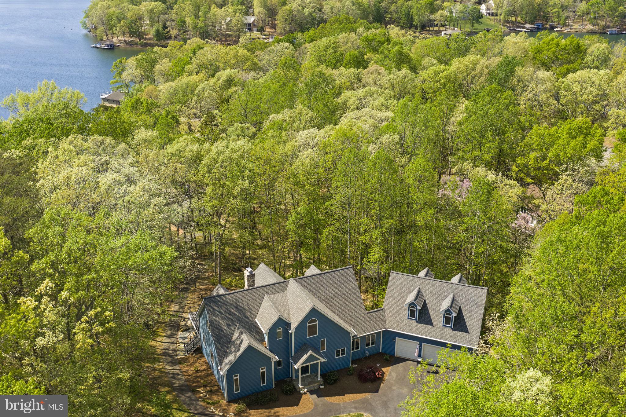 LAKESHORE WOODS - Residential