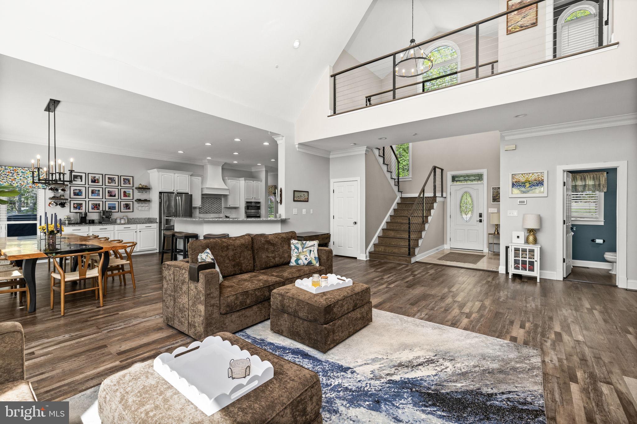 LAKESHORE WOODS - Residential