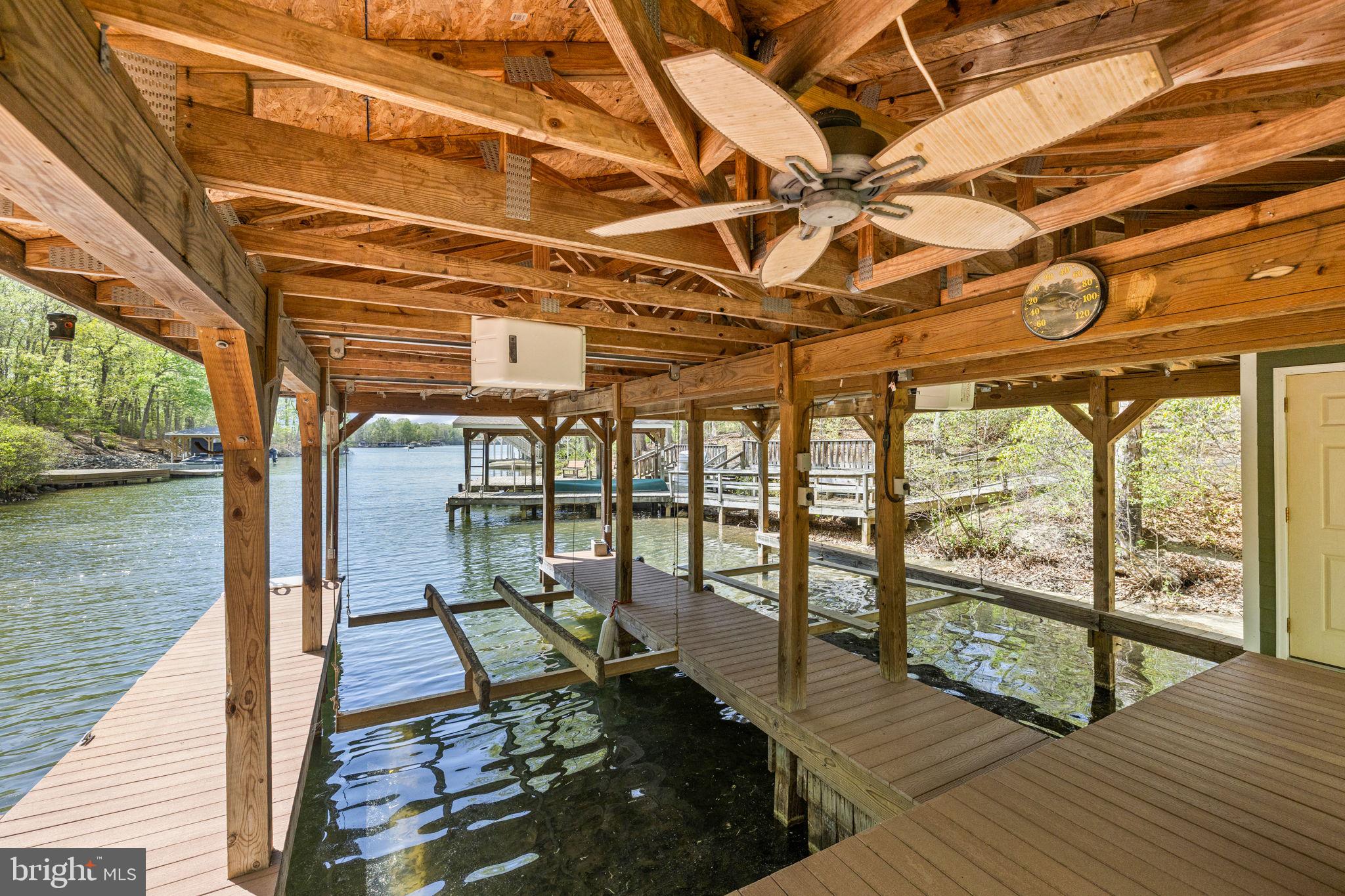 LAKESHORE WOODS - Residential