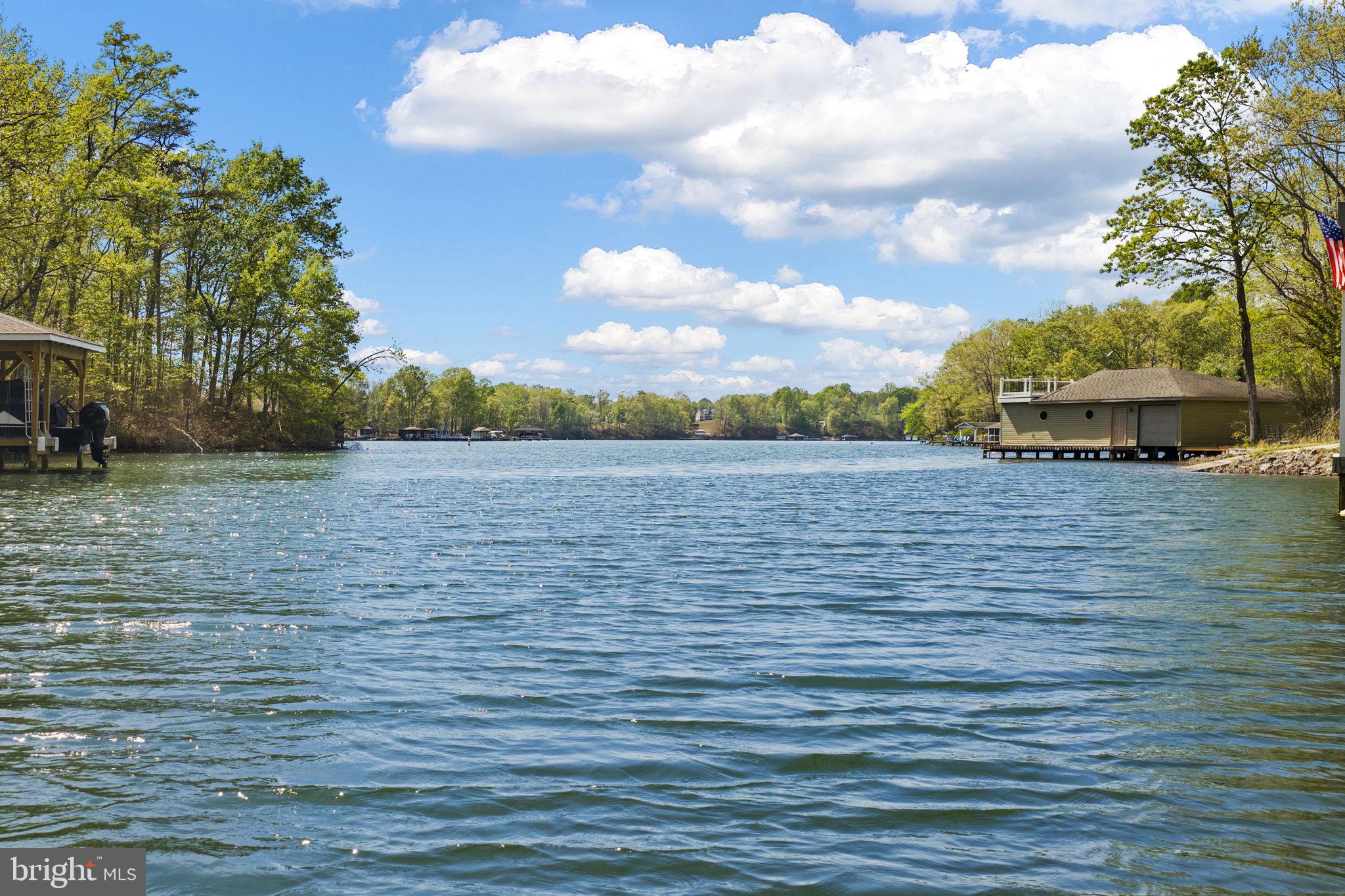 LAKESHORE WOODS - Residential