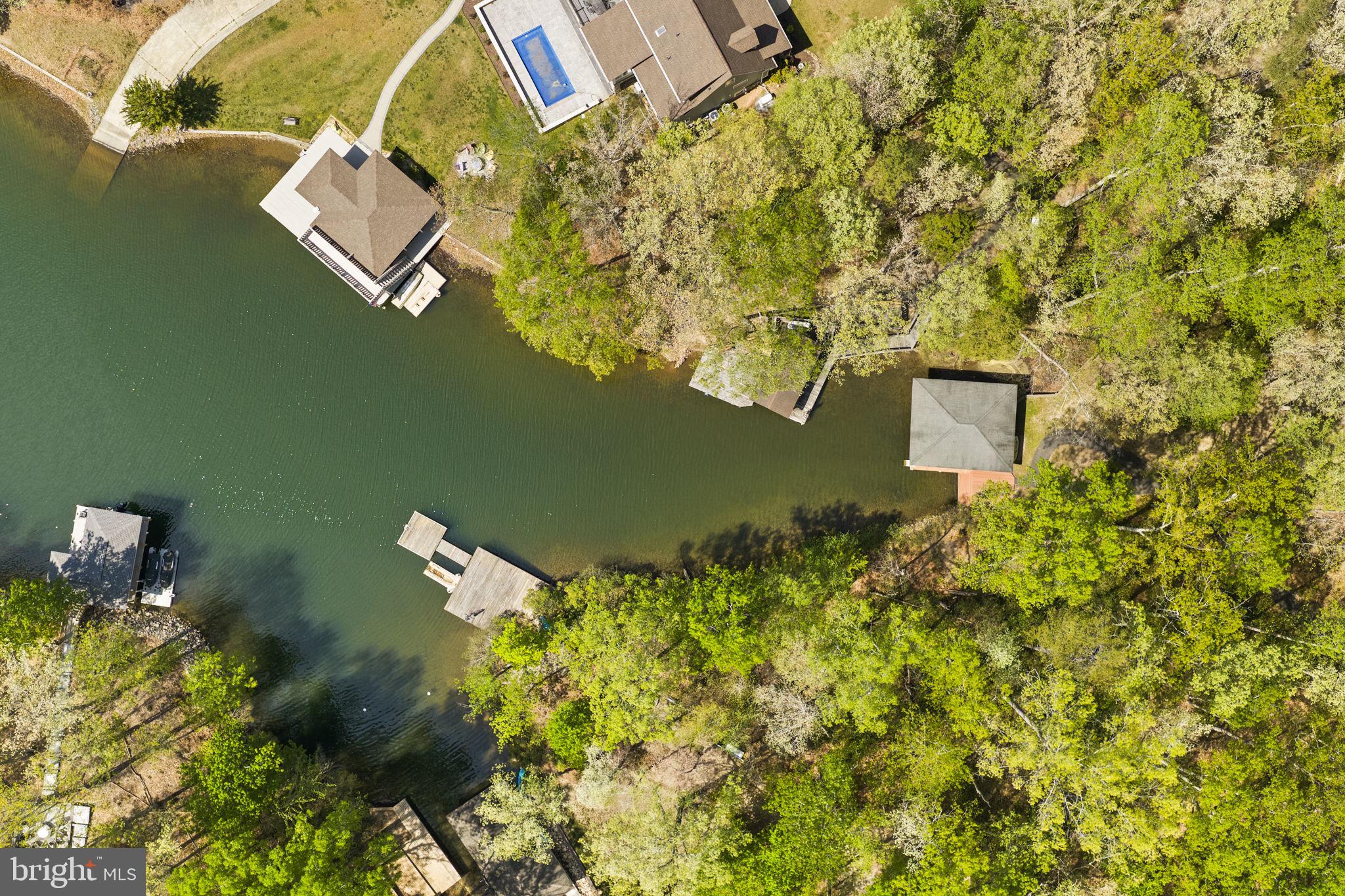 LAKESHORE WOODS - Residential