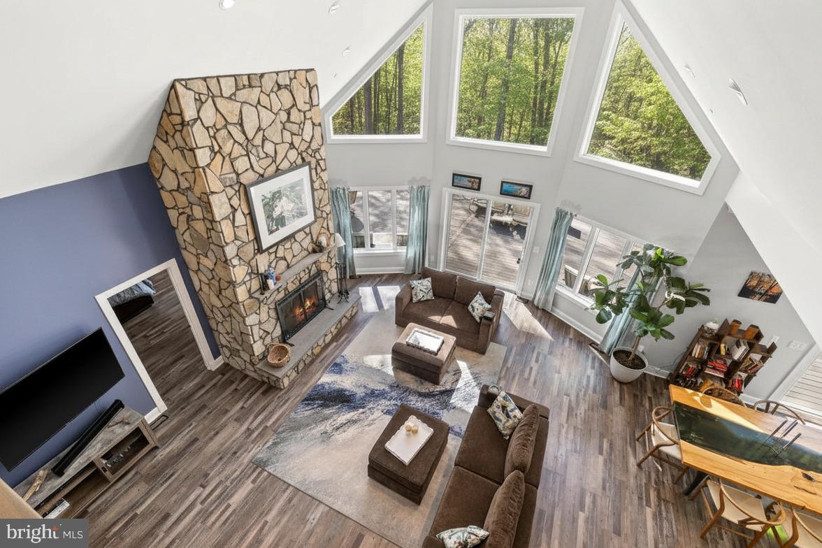 LAKESHORE WOODS - Residential