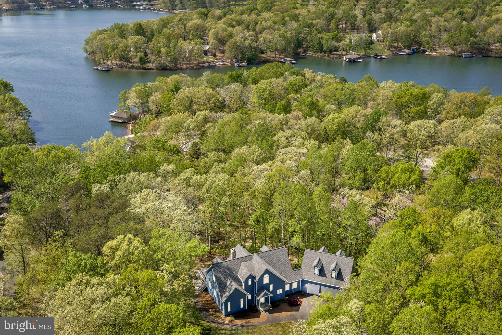 LAKESHORE WOODS - Residential