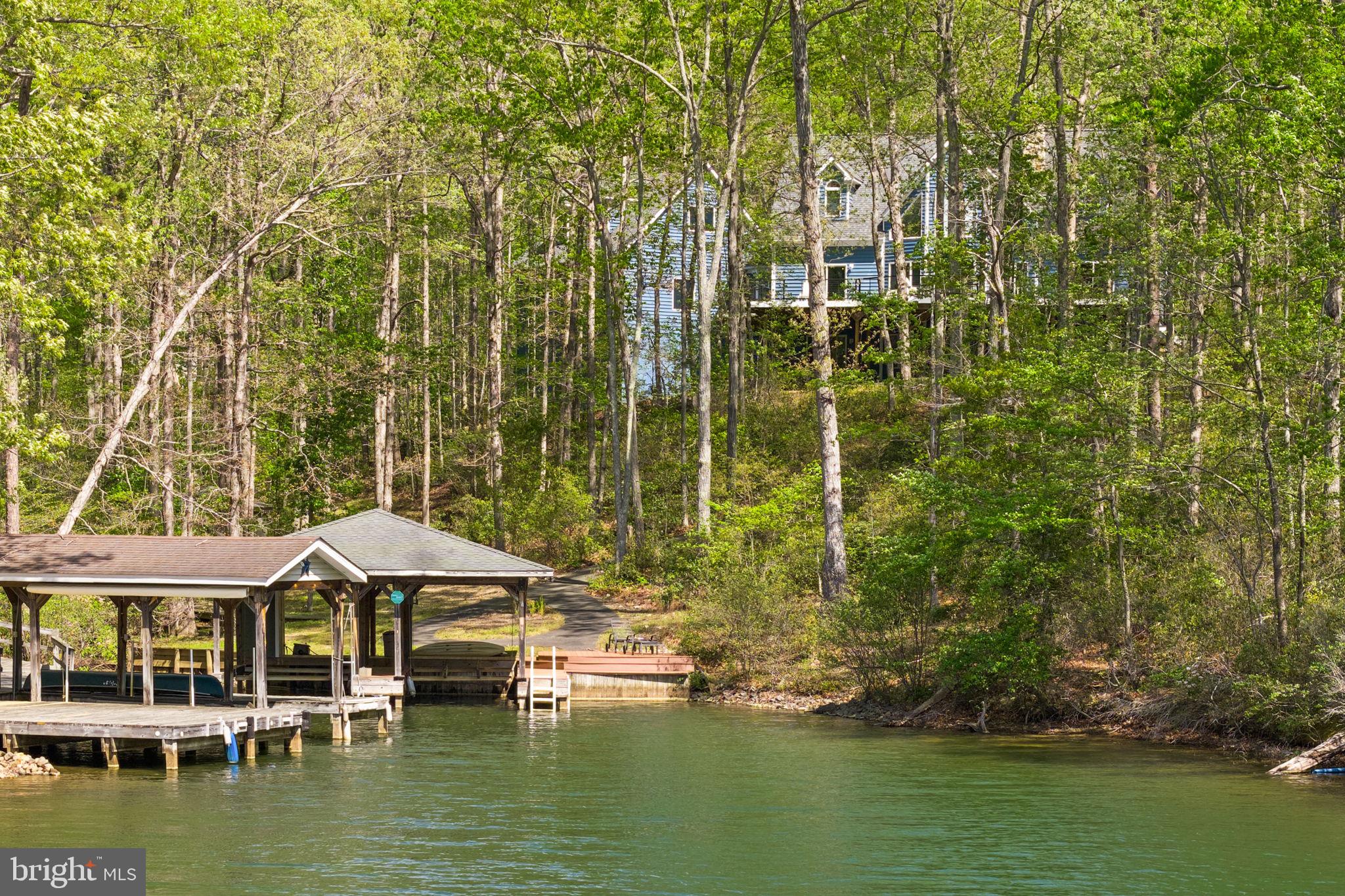 LAKESHORE WOODS - Residential