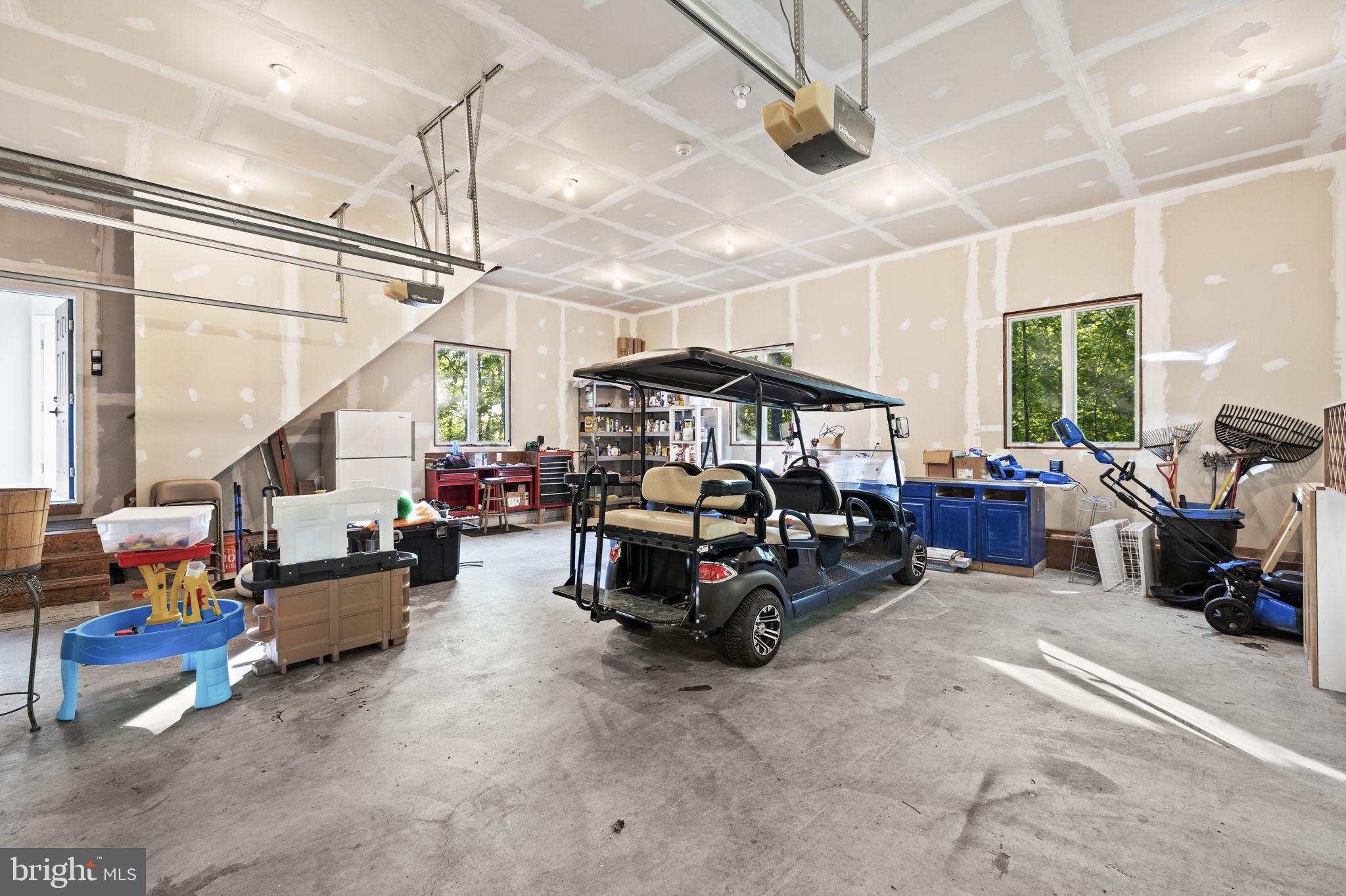 LAKESHORE WOODS - Residential