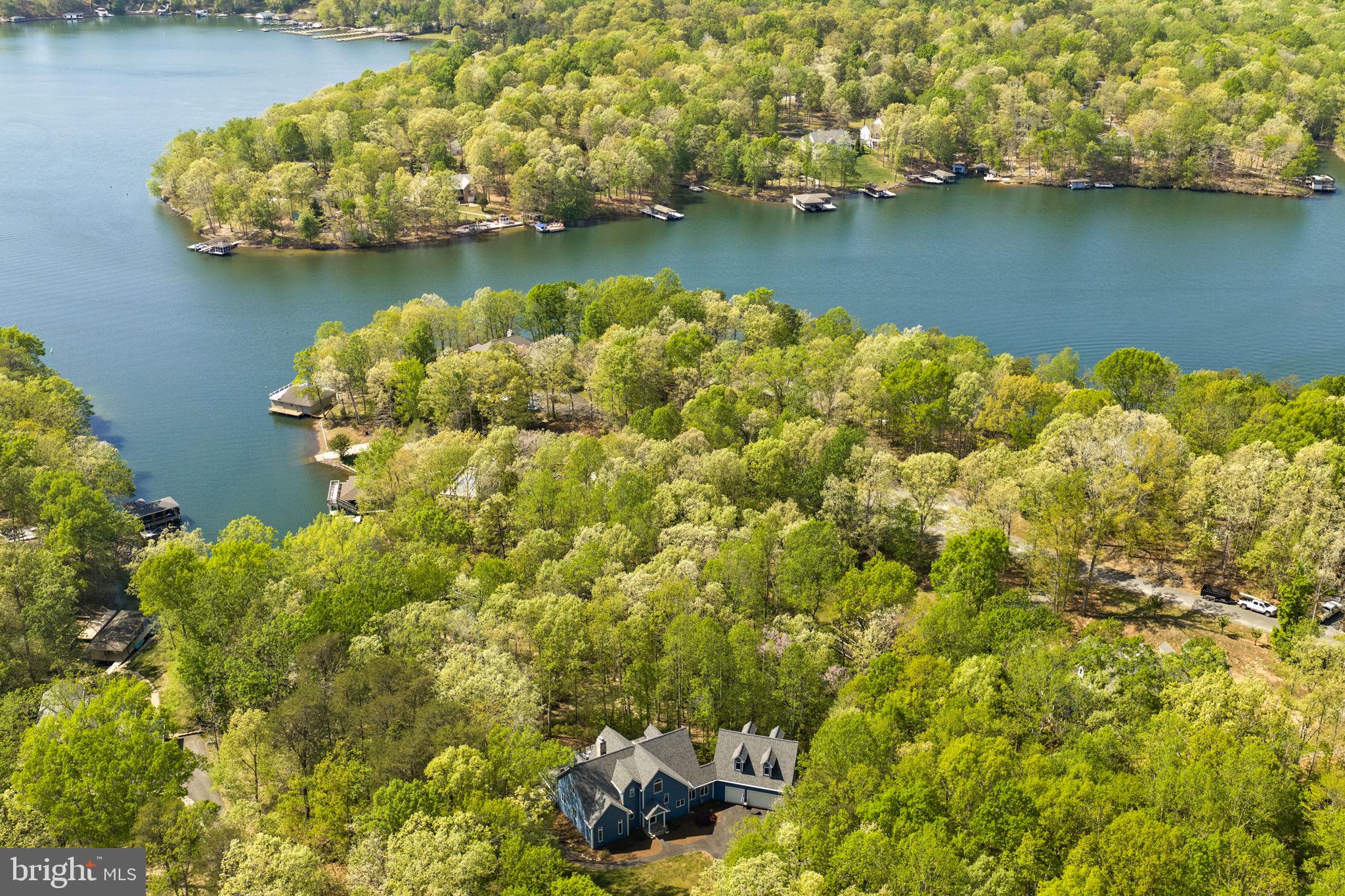 LAKESHORE WOODS - Residential