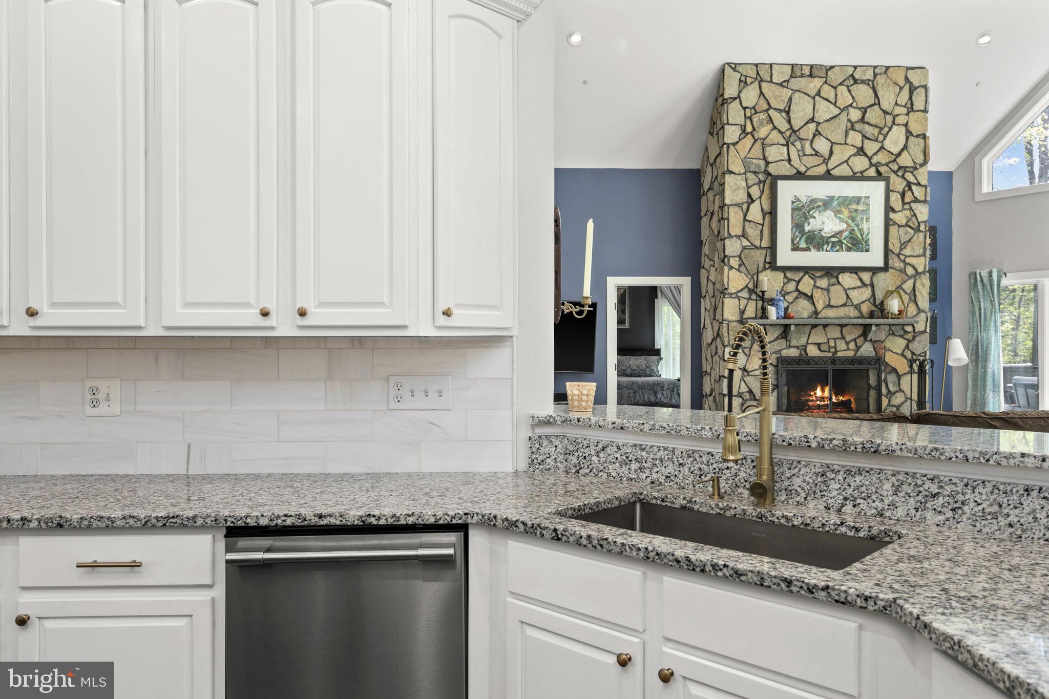 LAKESHORE WOODS - Residential