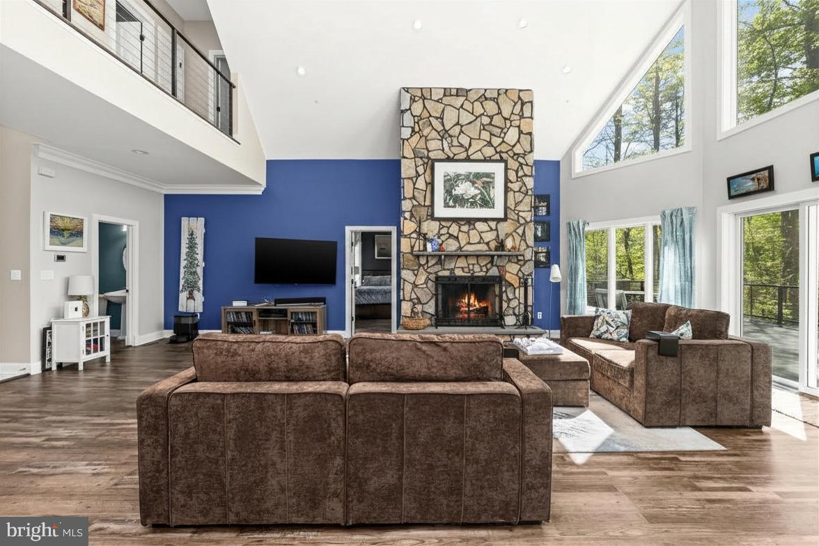 LAKESHORE WOODS - Residential