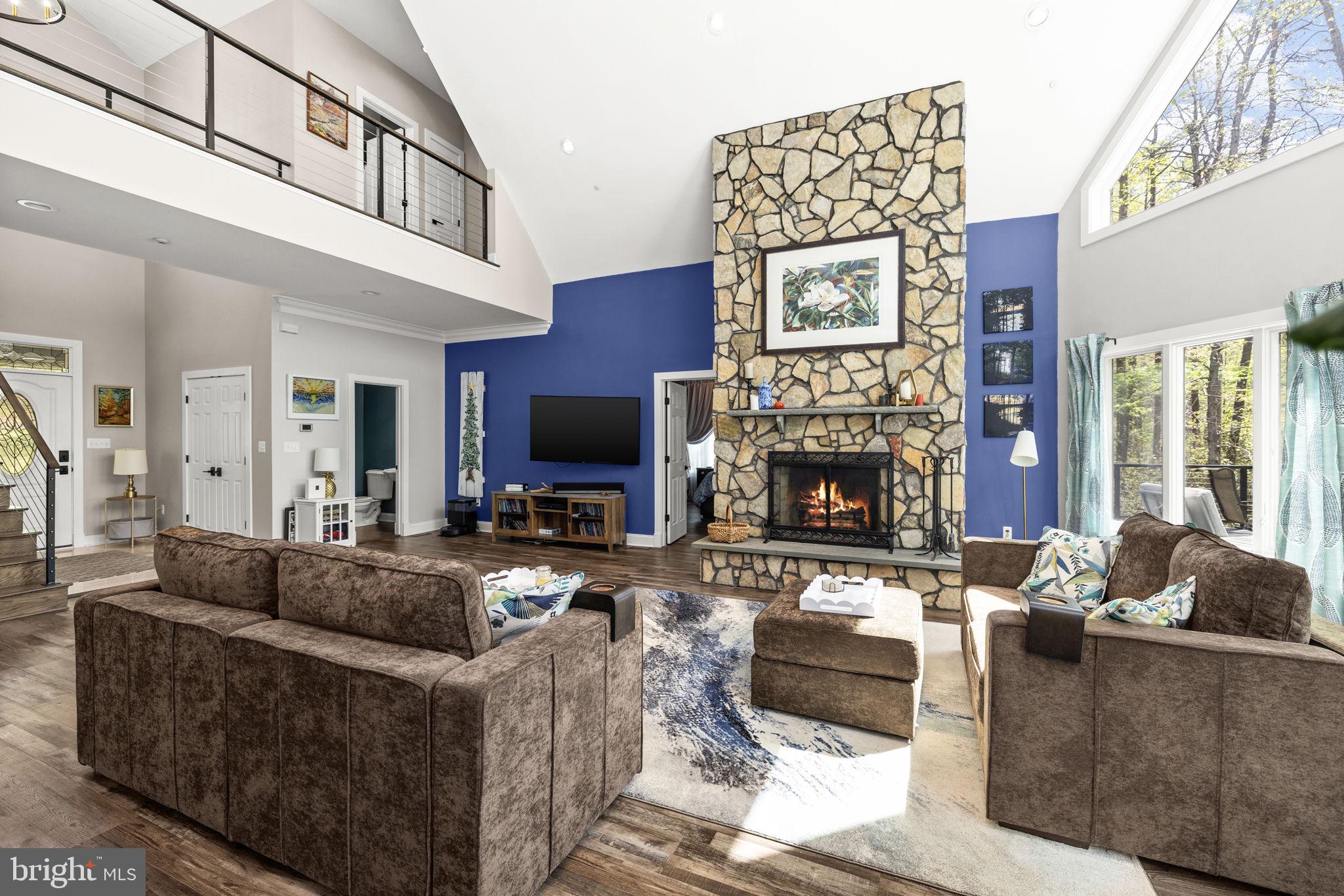 LAKESHORE WOODS - Residential