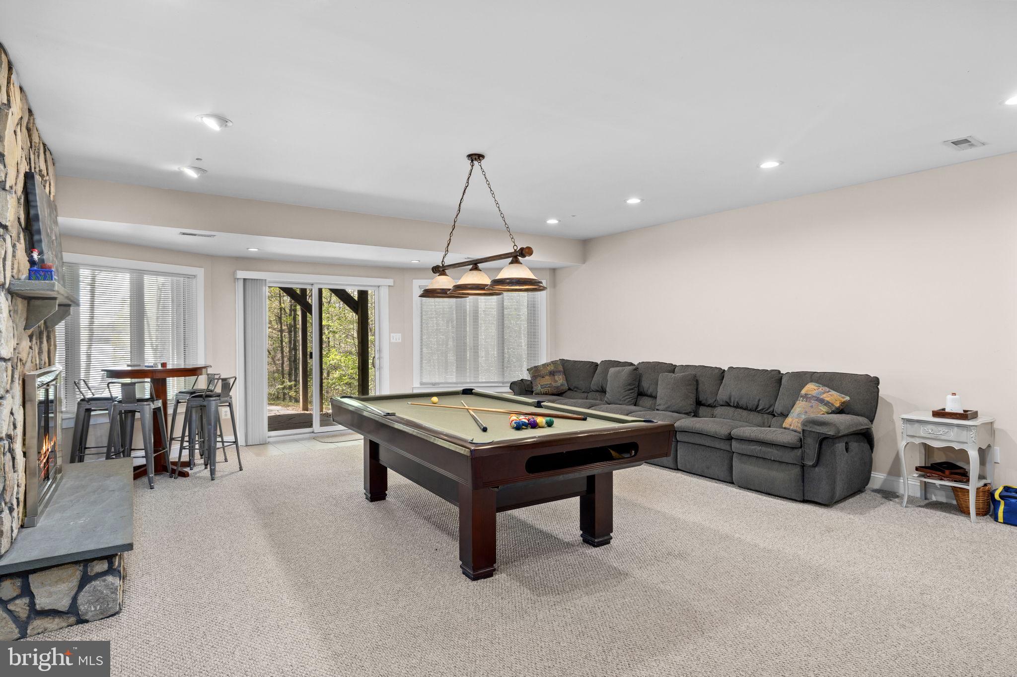 LAKESHORE WOODS - Residential