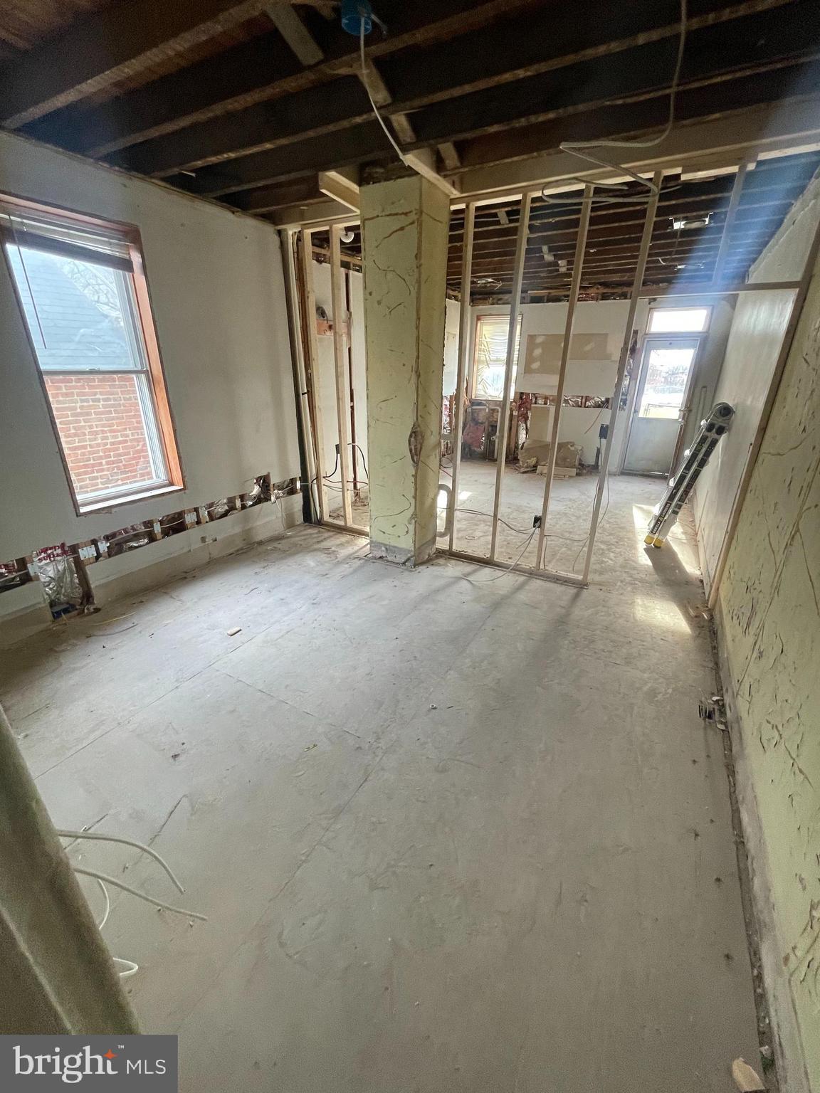 MILL HILL - Residential