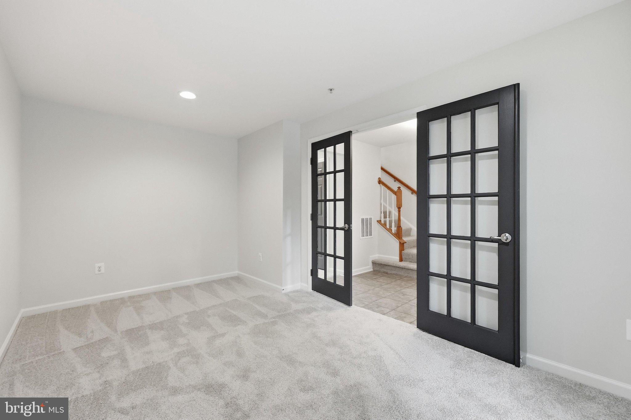 2075 SPRING RUN CIRCLE