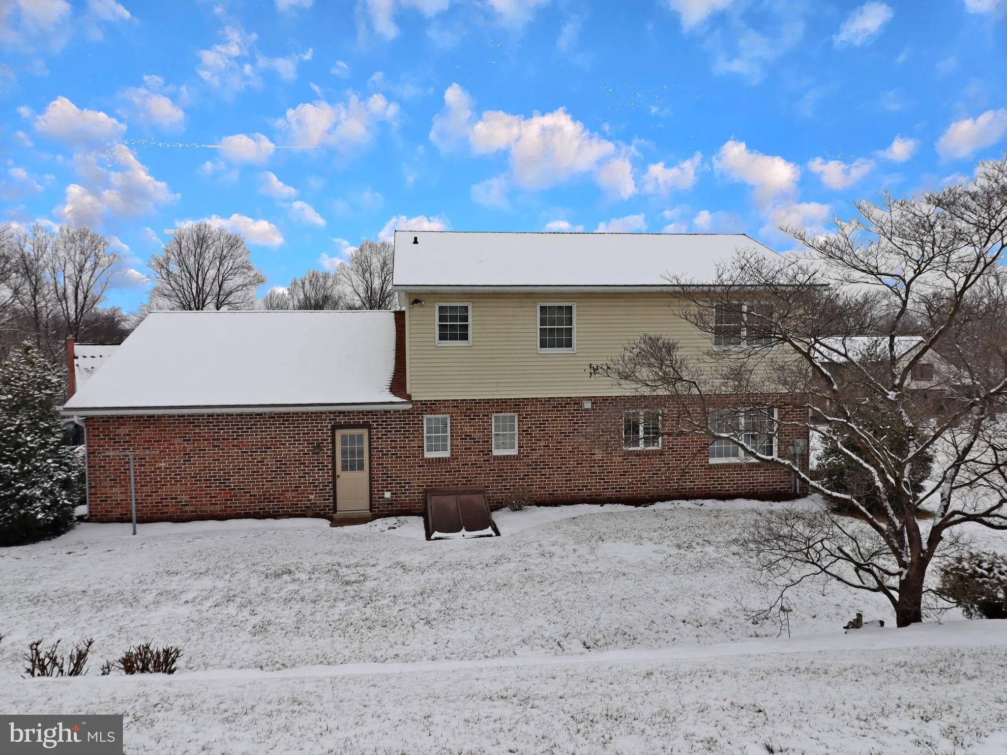 Lititz, Pennsylvania 17543, United States, 4 Bedrooms Bedrooms, ,2 BathroomsBathrooms,Residential,Pending,5152