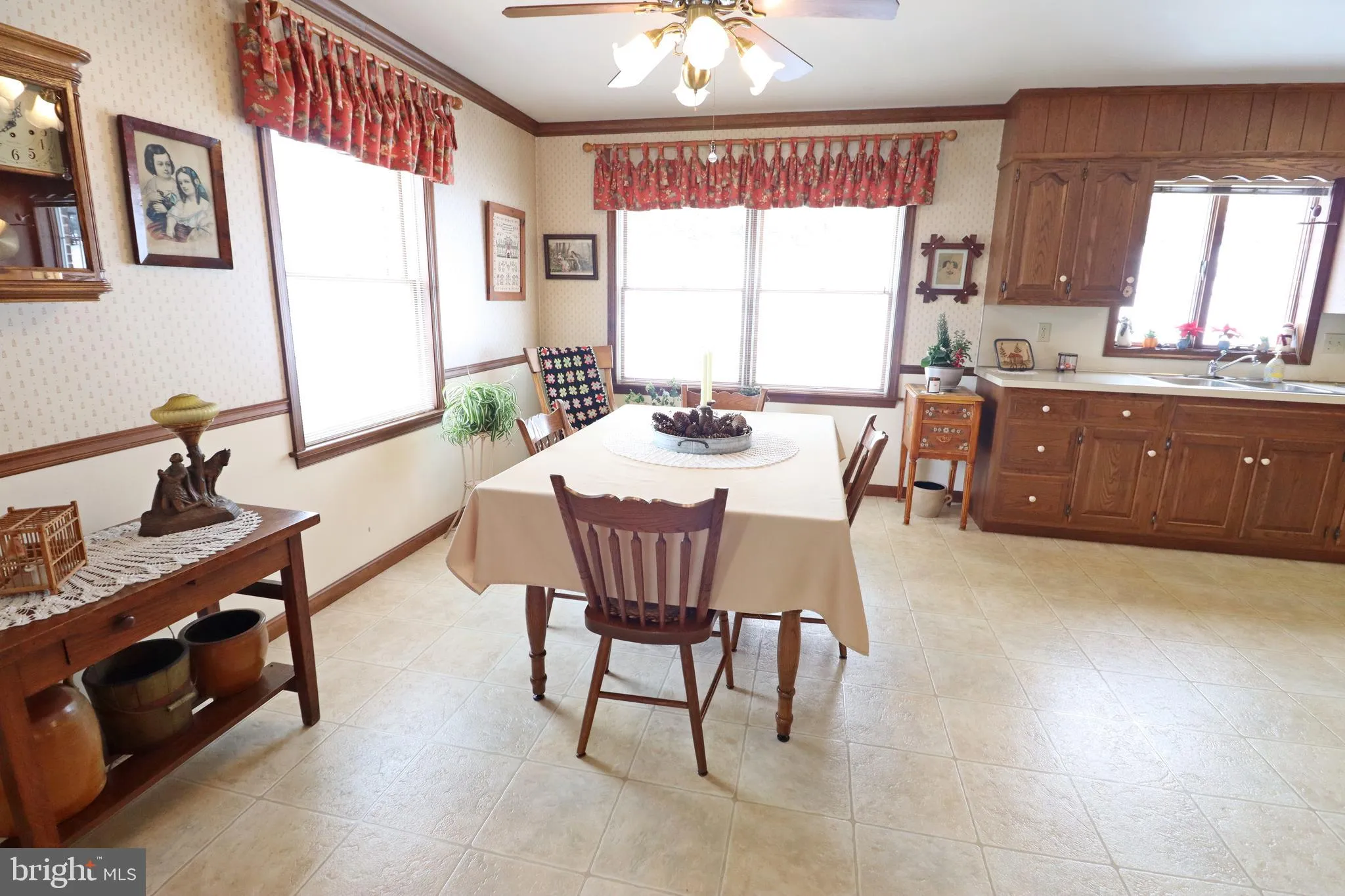 Lititz, Pennsylvania 17543, United States, 4 Bedrooms Bedrooms, ,2 BathroomsBathrooms,Residential,Pending,5152