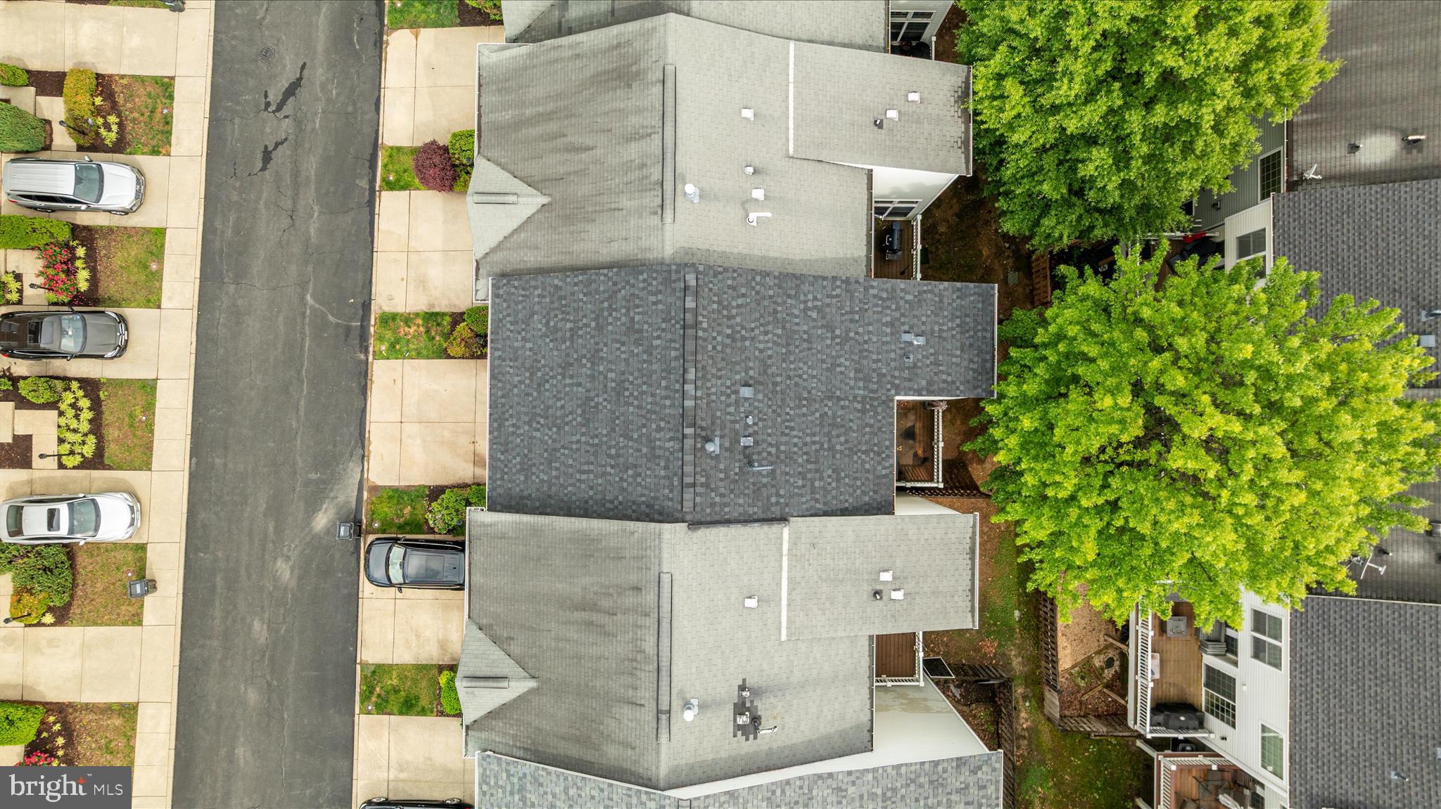 POTOMAC CLUB CONDOMINIUMS - Residential