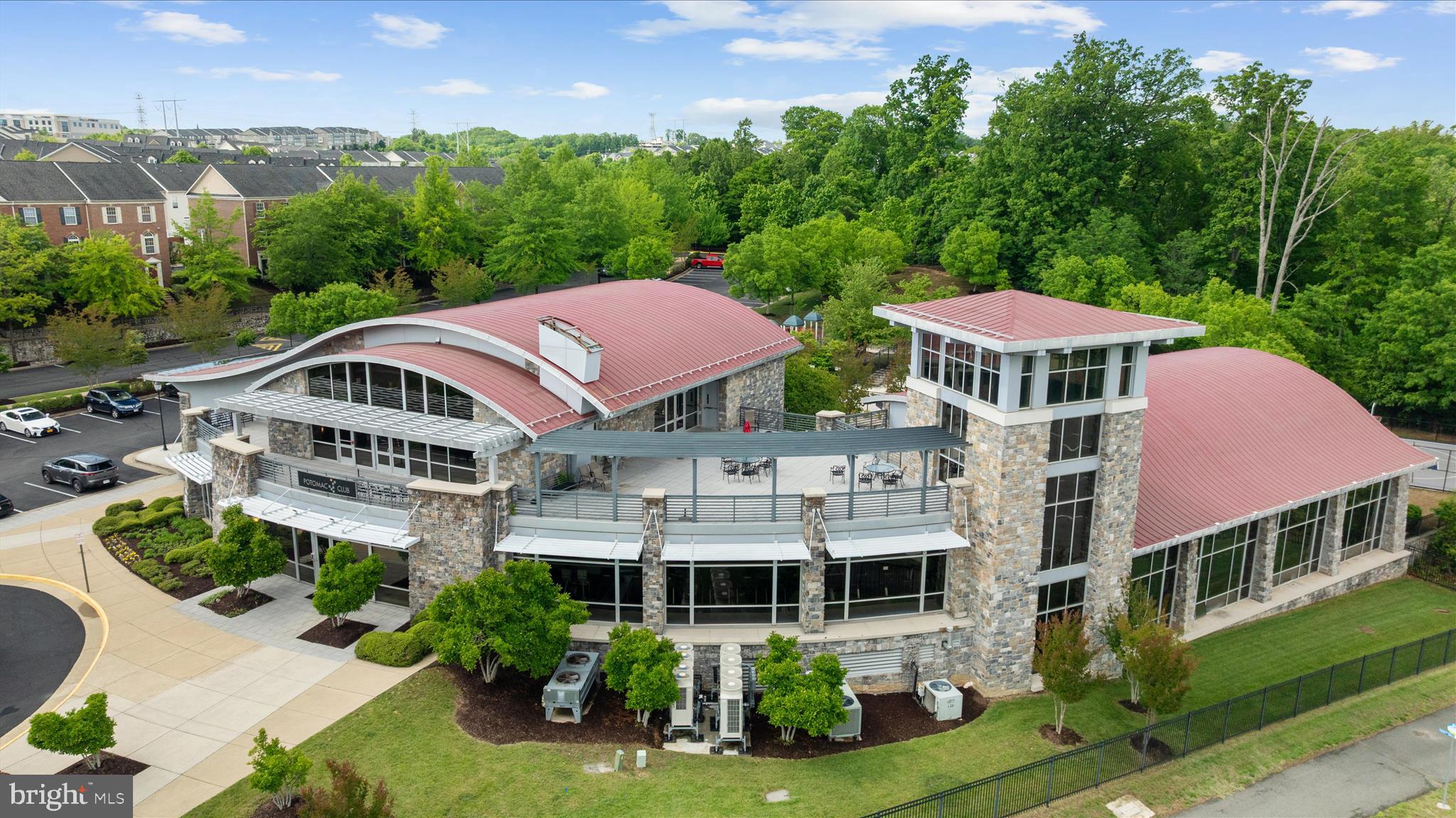 POTOMAC CLUB CONDOMINIUMS - Residential