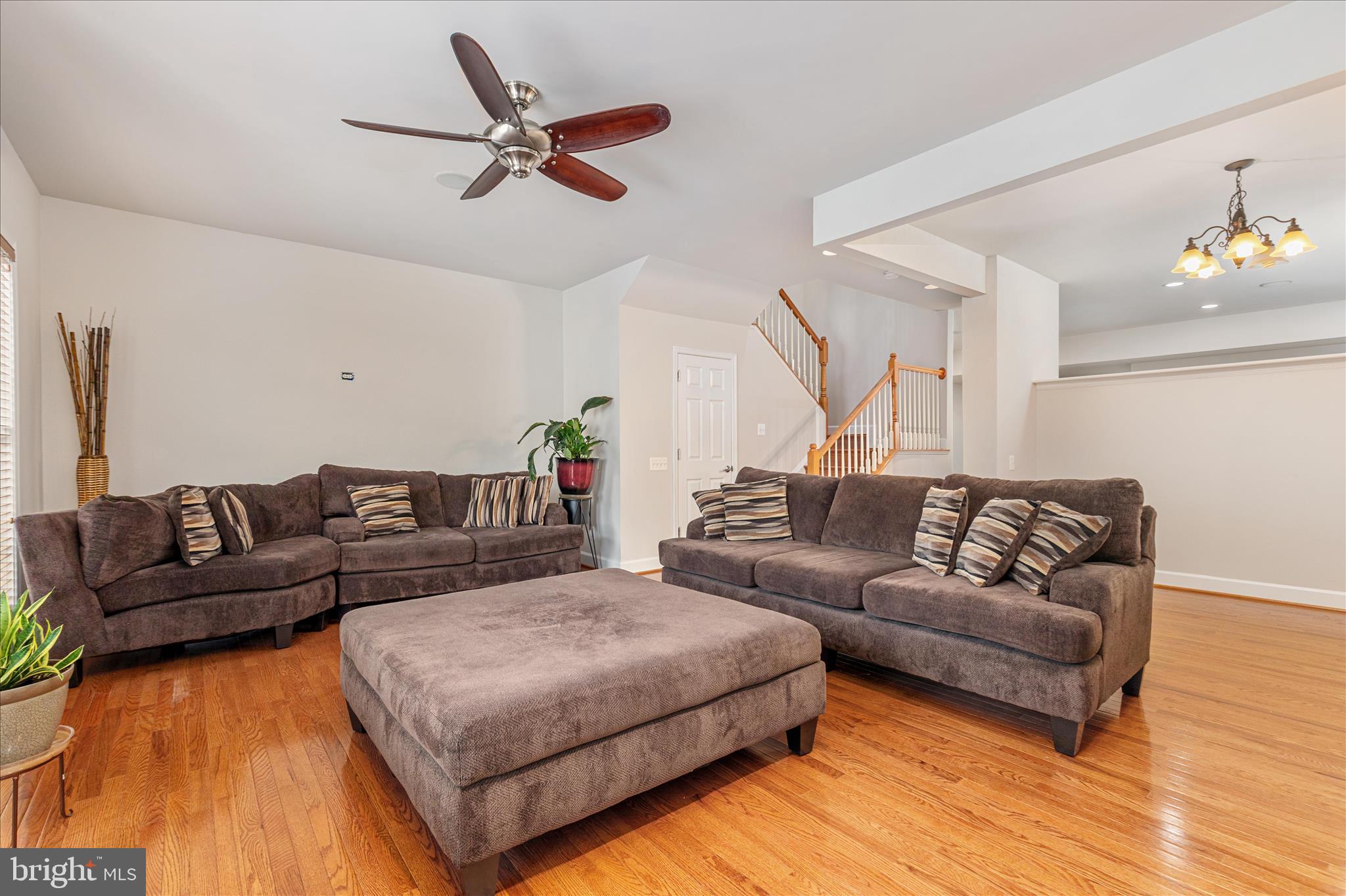 POTOMAC CLUB CONDOMINIUMS - Residential