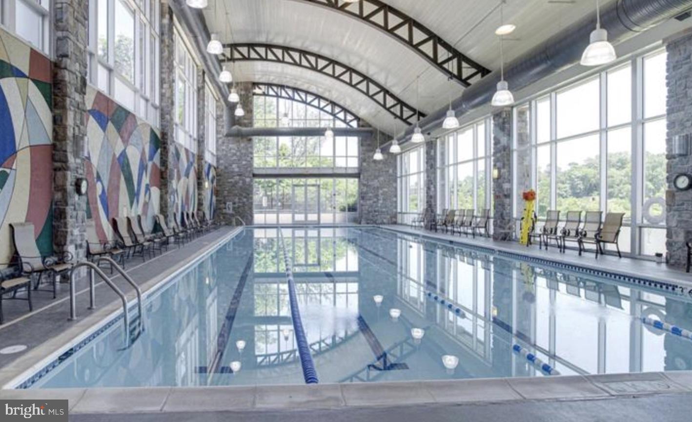 POTOMAC CLUB CONDOMINIUMS - Residential
