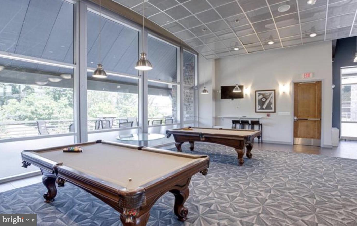 POTOMAC CLUB CONDOMINIUMS - Residential