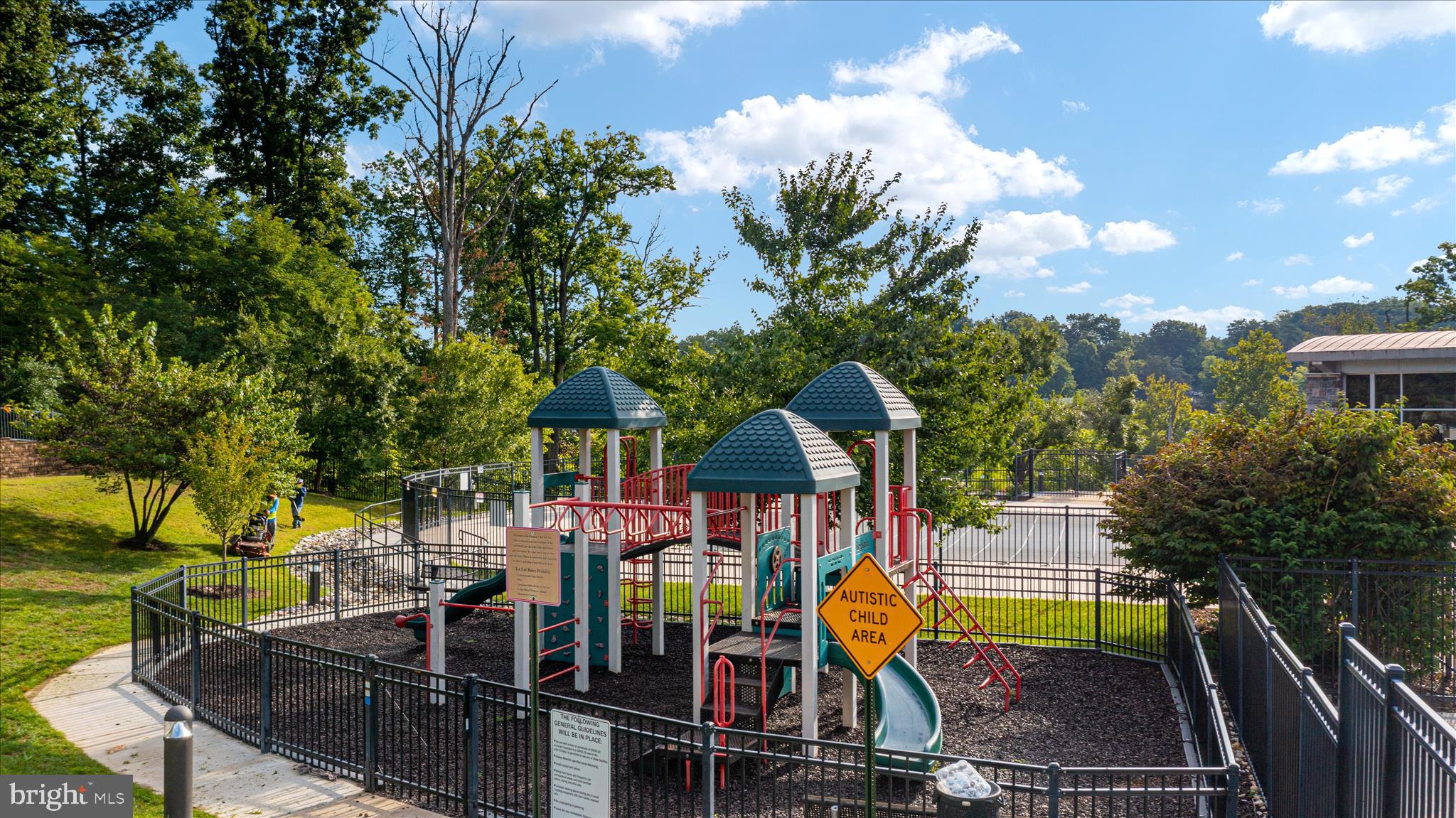 POTOMAC CLUB CONDOMINIUMS - Residential