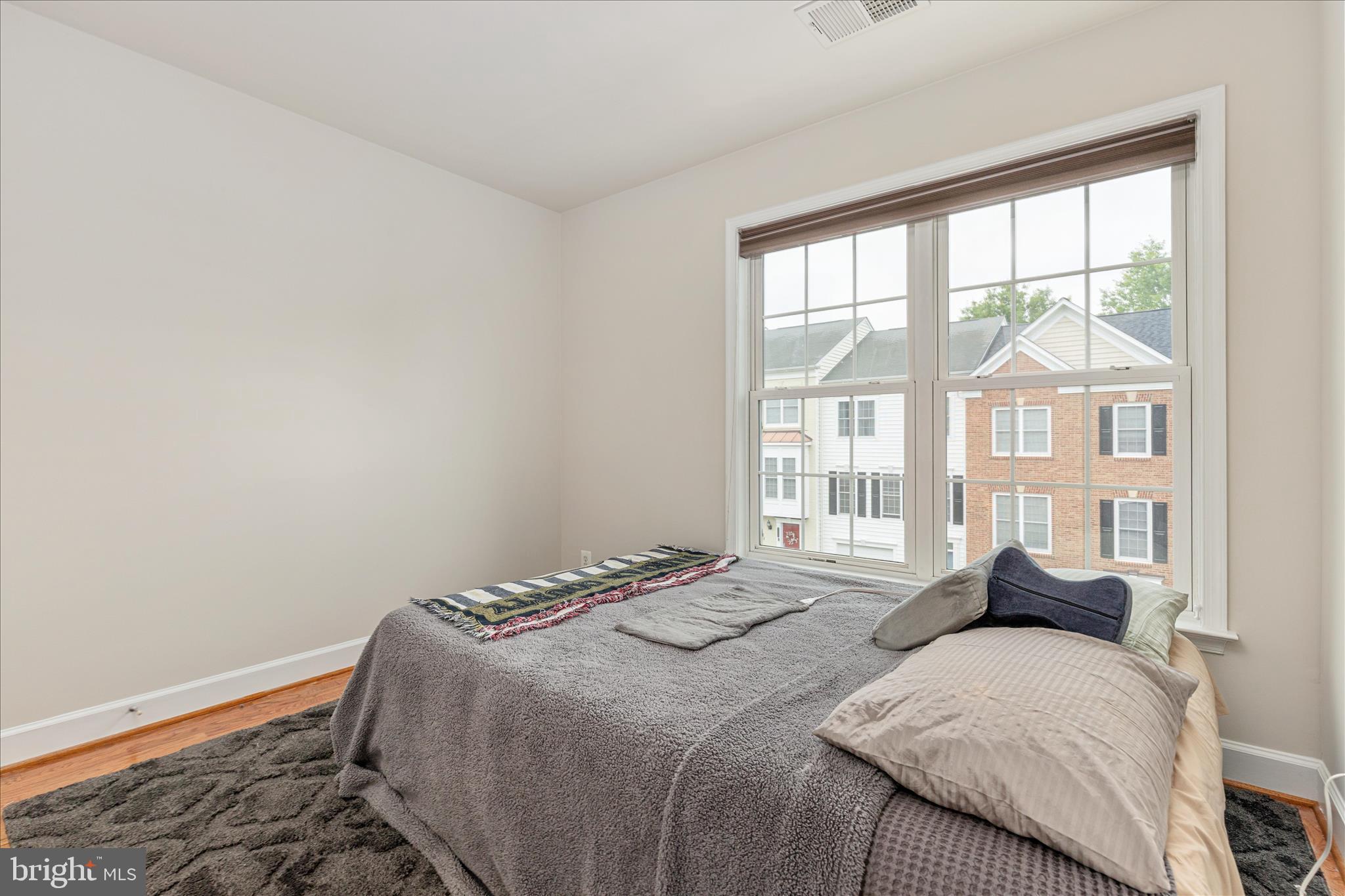 POTOMAC CLUB CONDOMINIUMS - Residential
