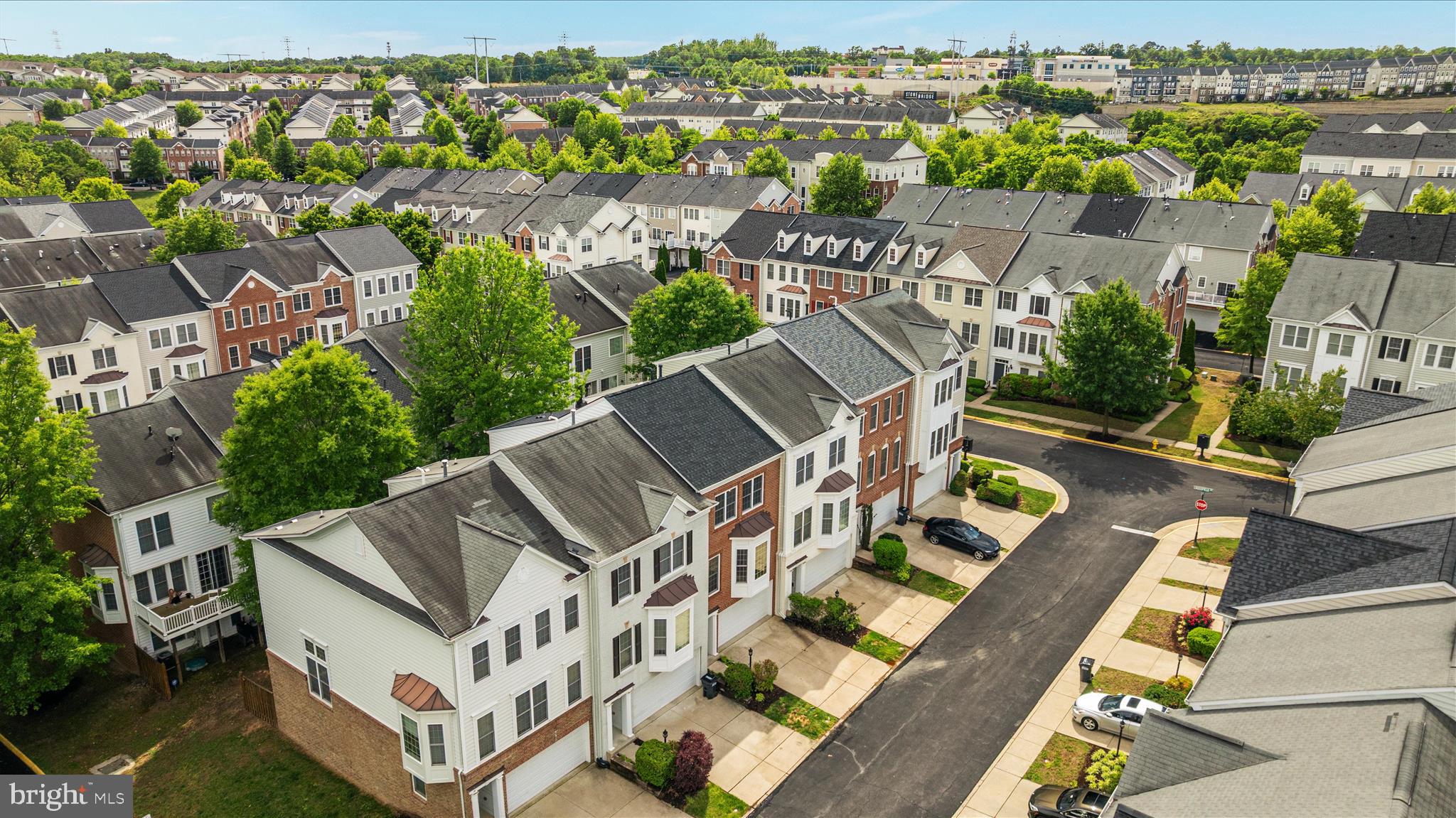 POTOMAC CLUB CONDOMINIUMS - Residential