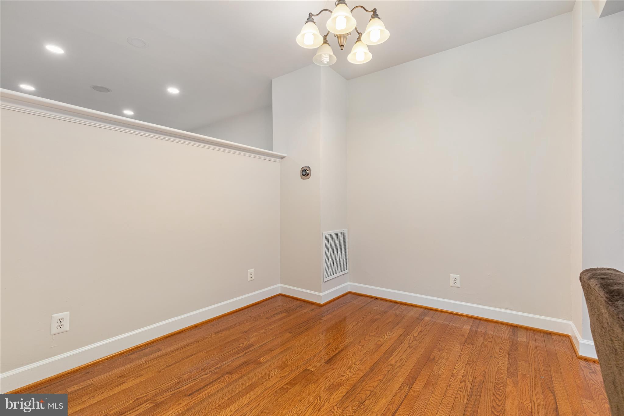 POTOMAC CLUB CONDOMINIUMS - Residential