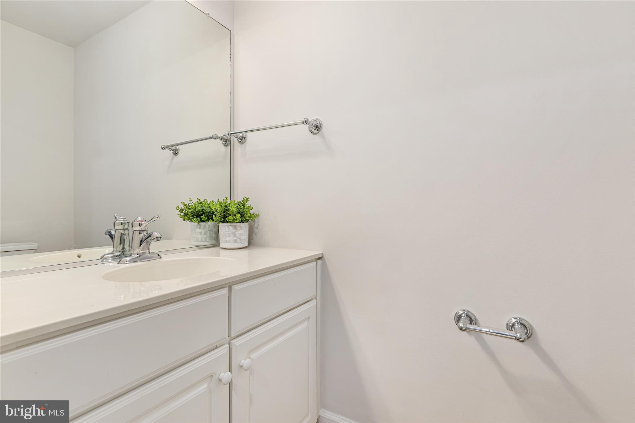 POTOMAC CLUB CONDOMINIUMS - Residential