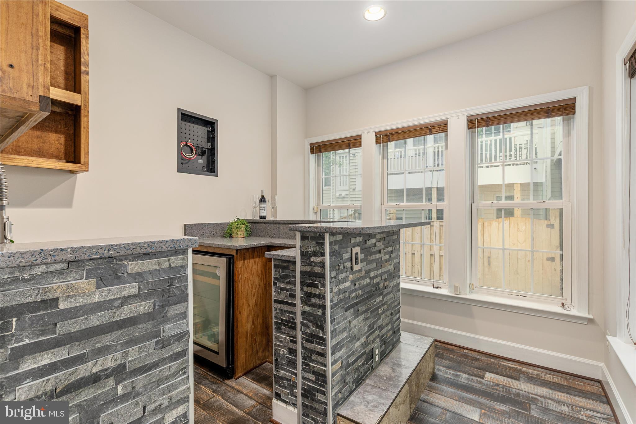 POTOMAC CLUB CONDOMINIUMS - Residential