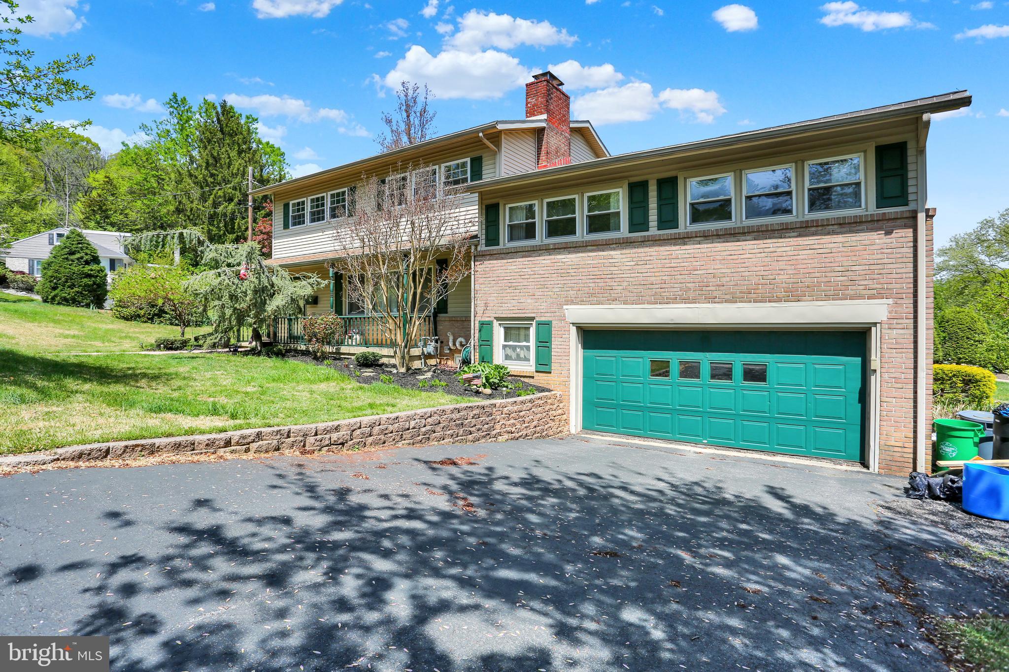 305 LYNOAK AVENUE