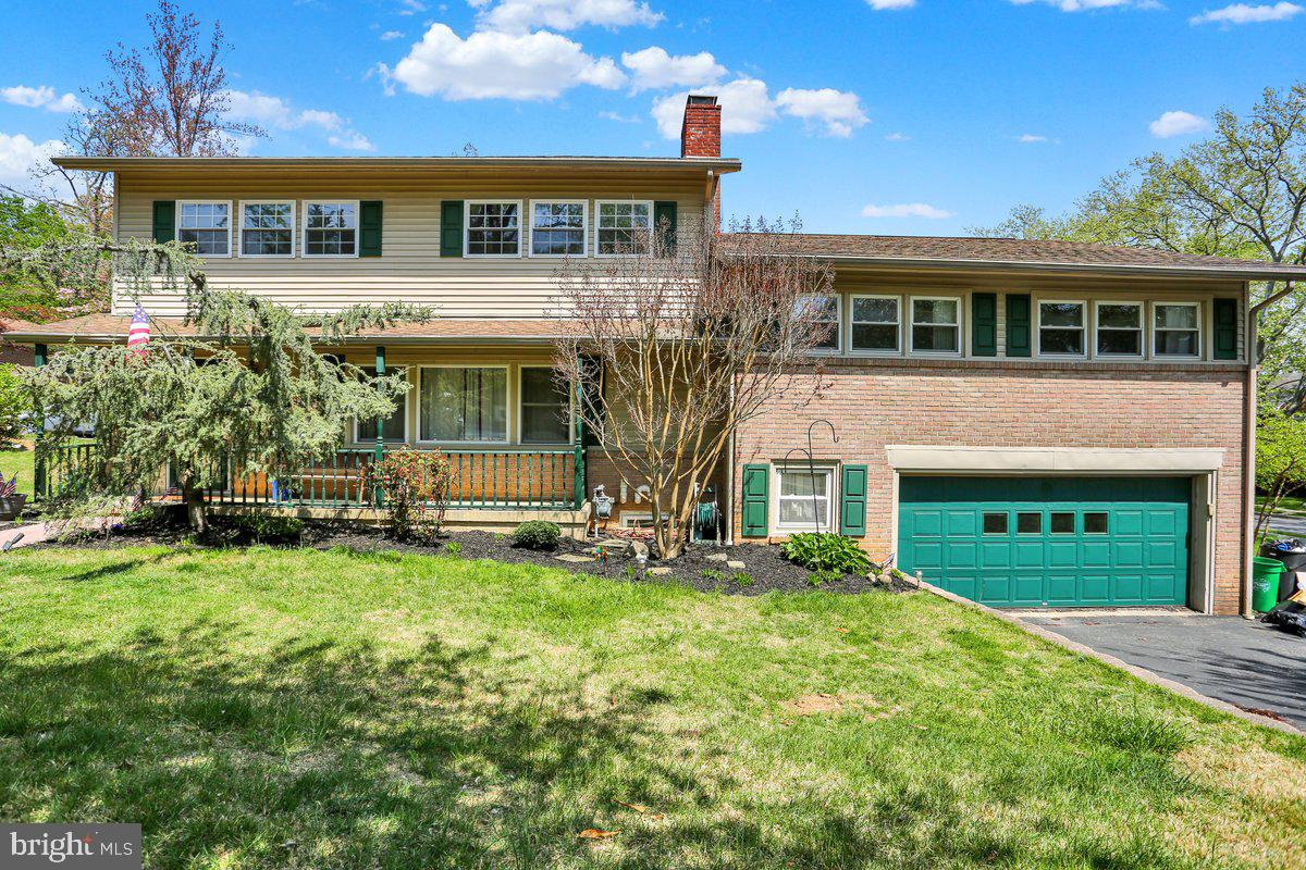 305 LYNOAK AVENUE