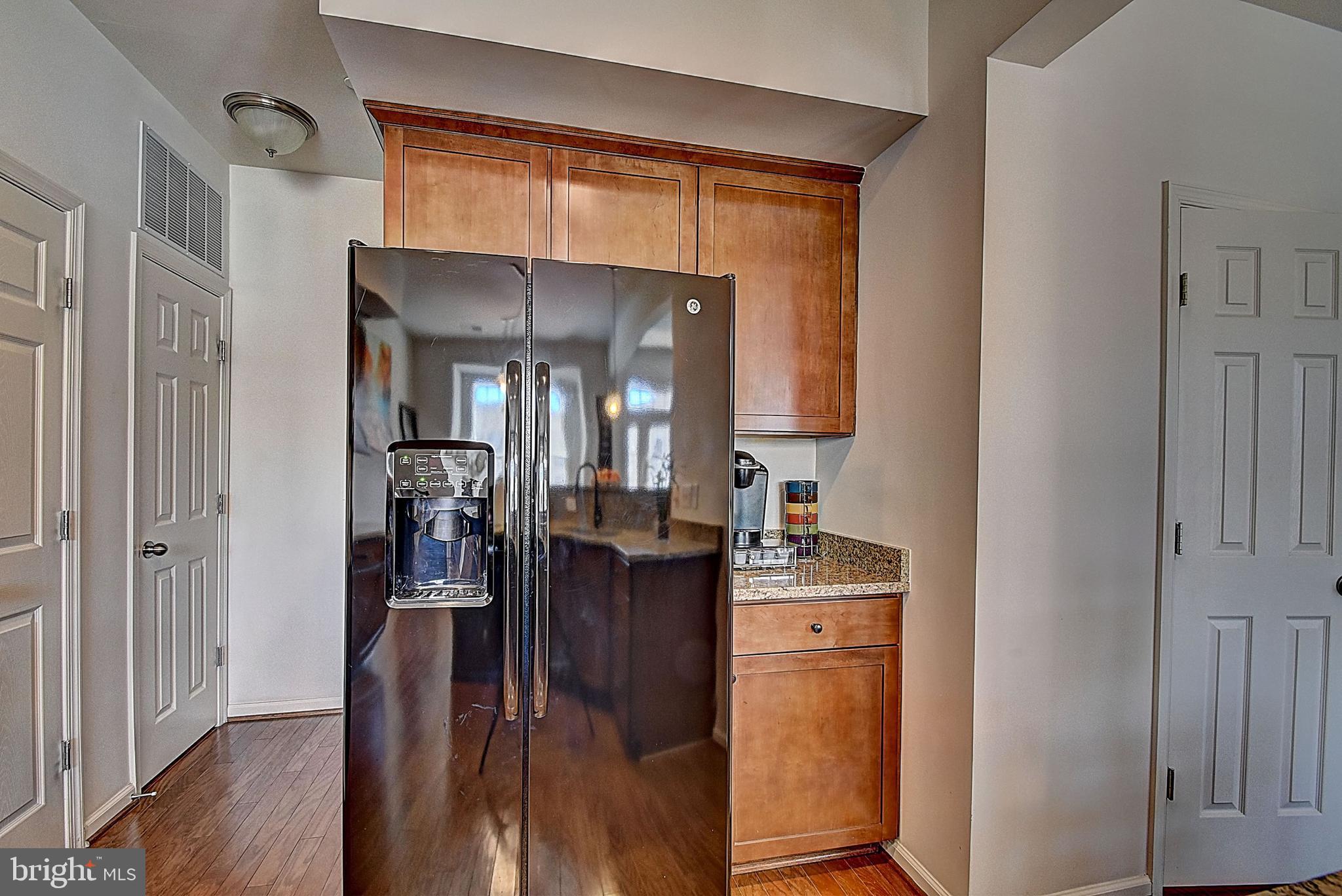 CASCADES PLACE CONDOMINIUM - Residential