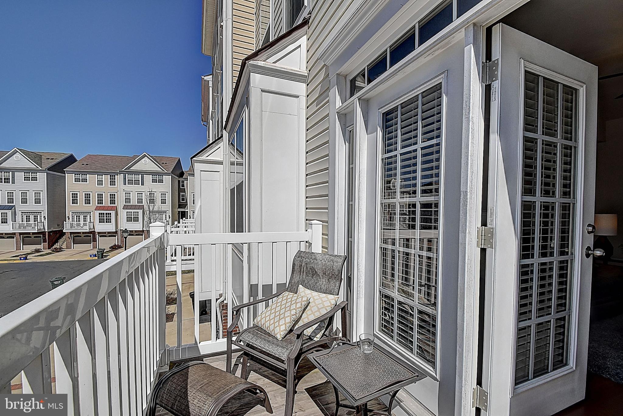 CASCADES PLACE CONDOMINIUM - Residential