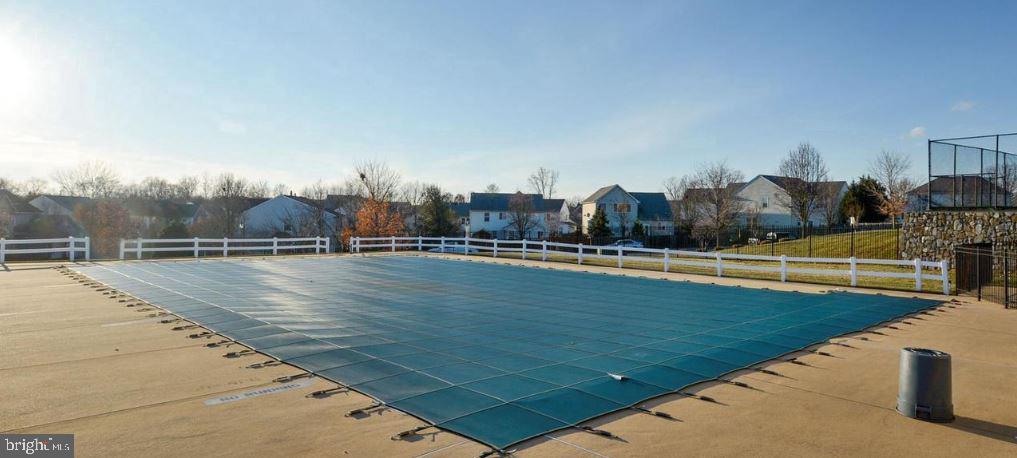 CASCADES PLACE CONDOMINIUM - Residential