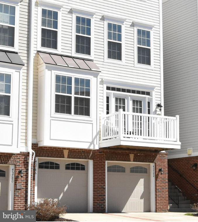 CASCADES PLACE CONDOMINIUM - Residential