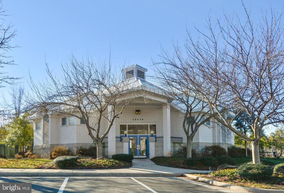 CASCADES PLACE CONDOMINIUM - Residential