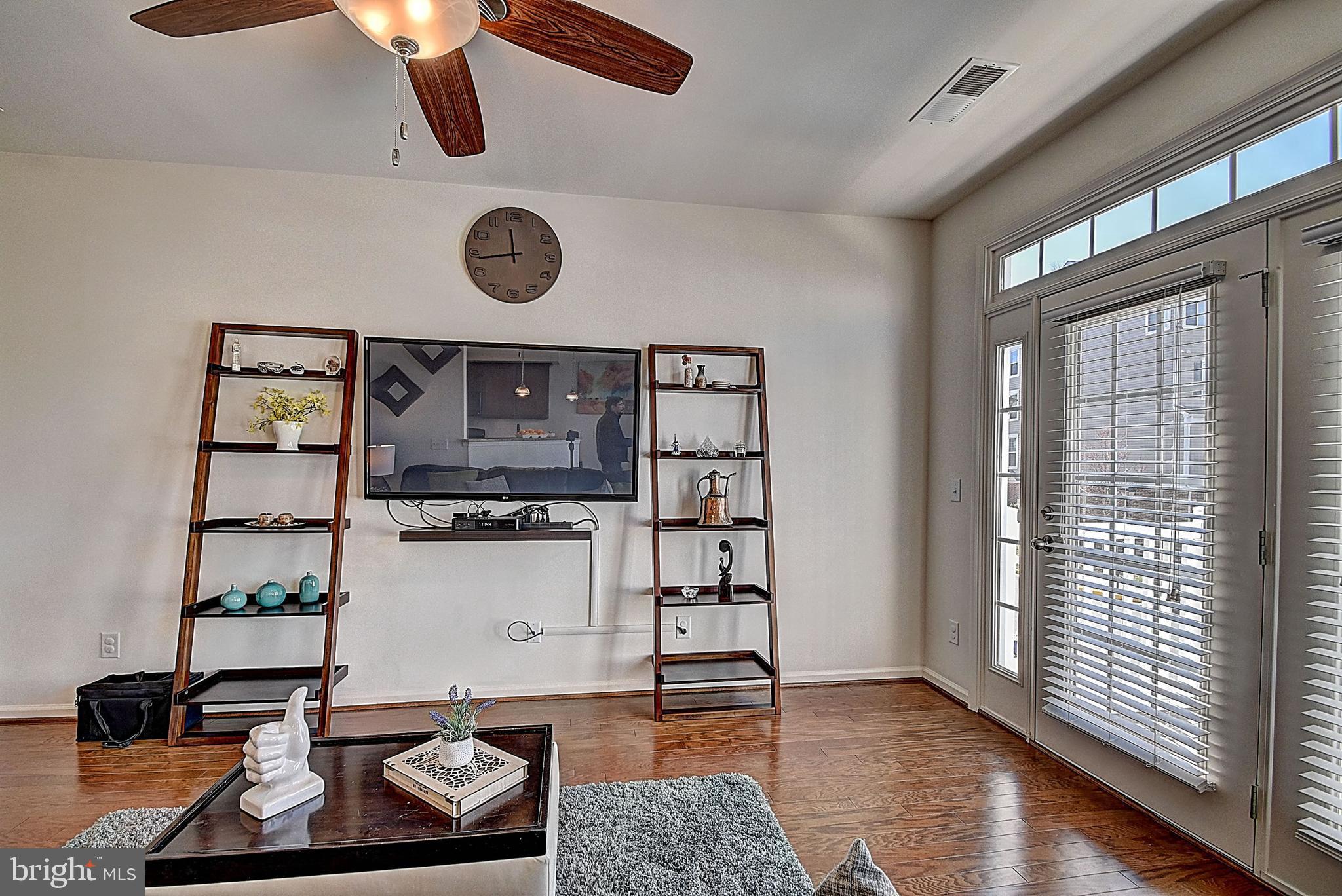 CASCADES PLACE CONDOMINIUM - Residential