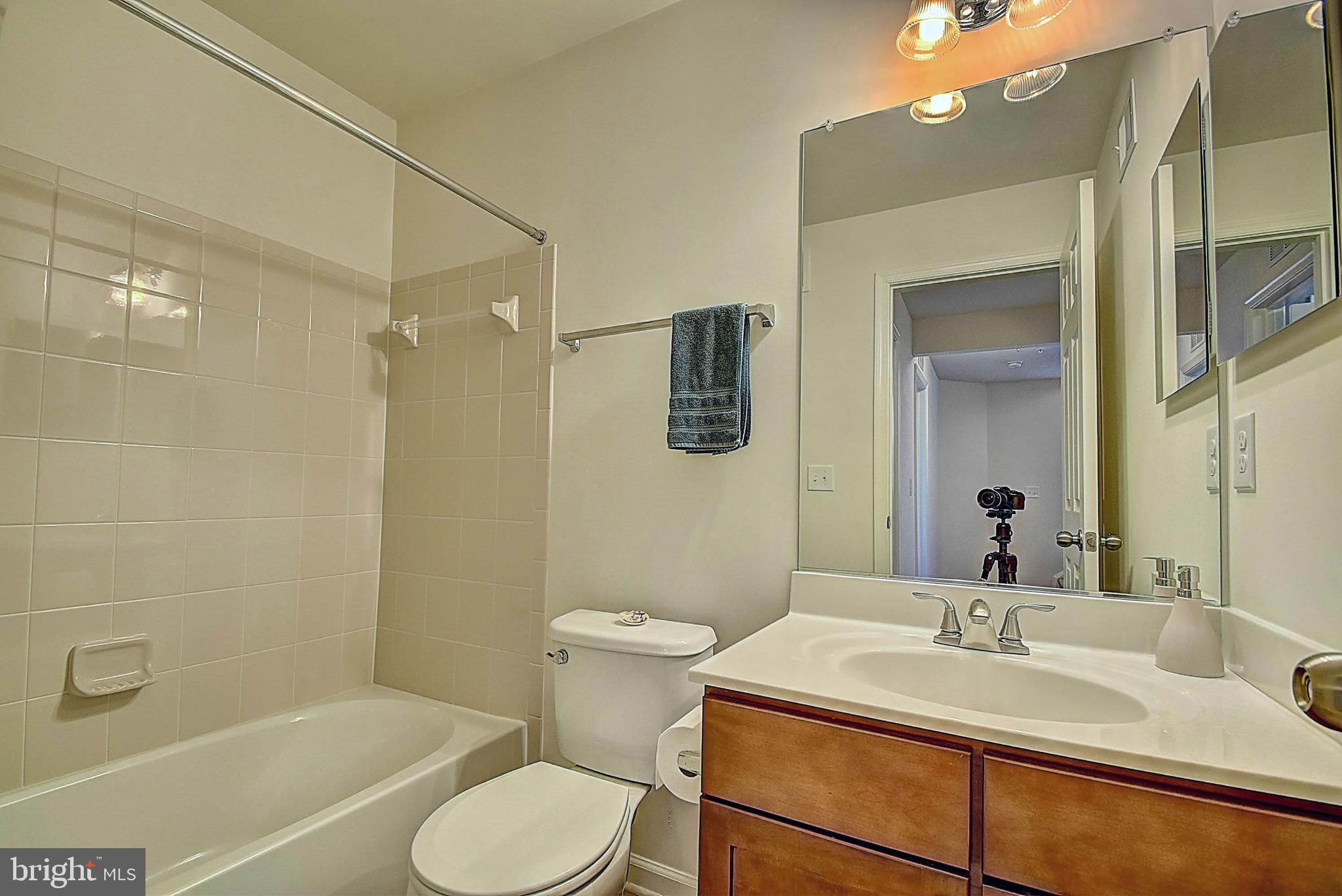 CASCADES PLACE CONDOMINIUM - Residential