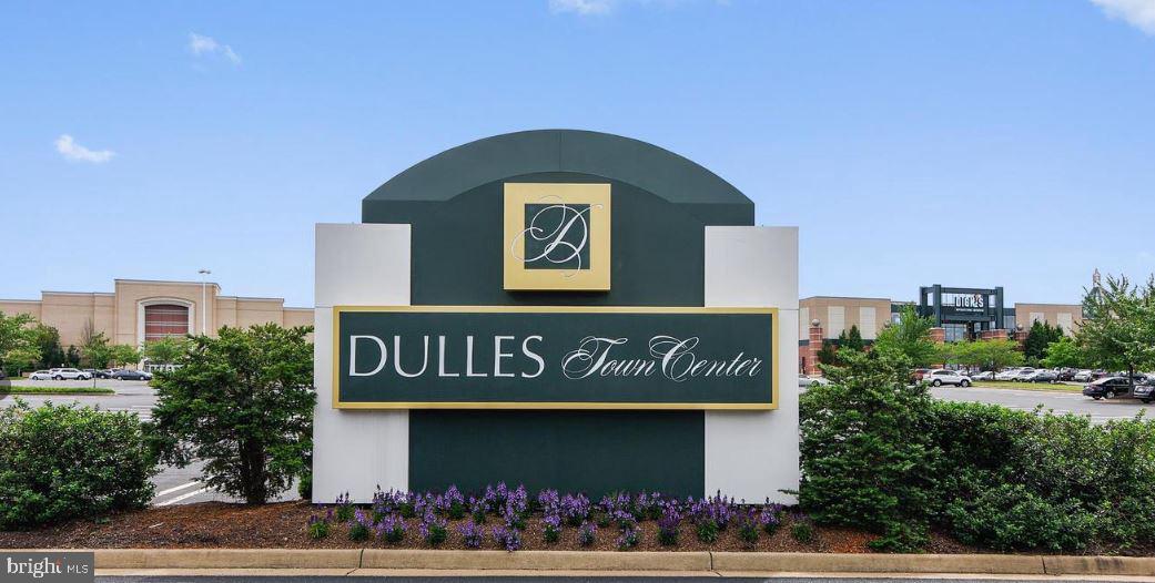 CASCADES PLACE CONDOMINIUM - Residential