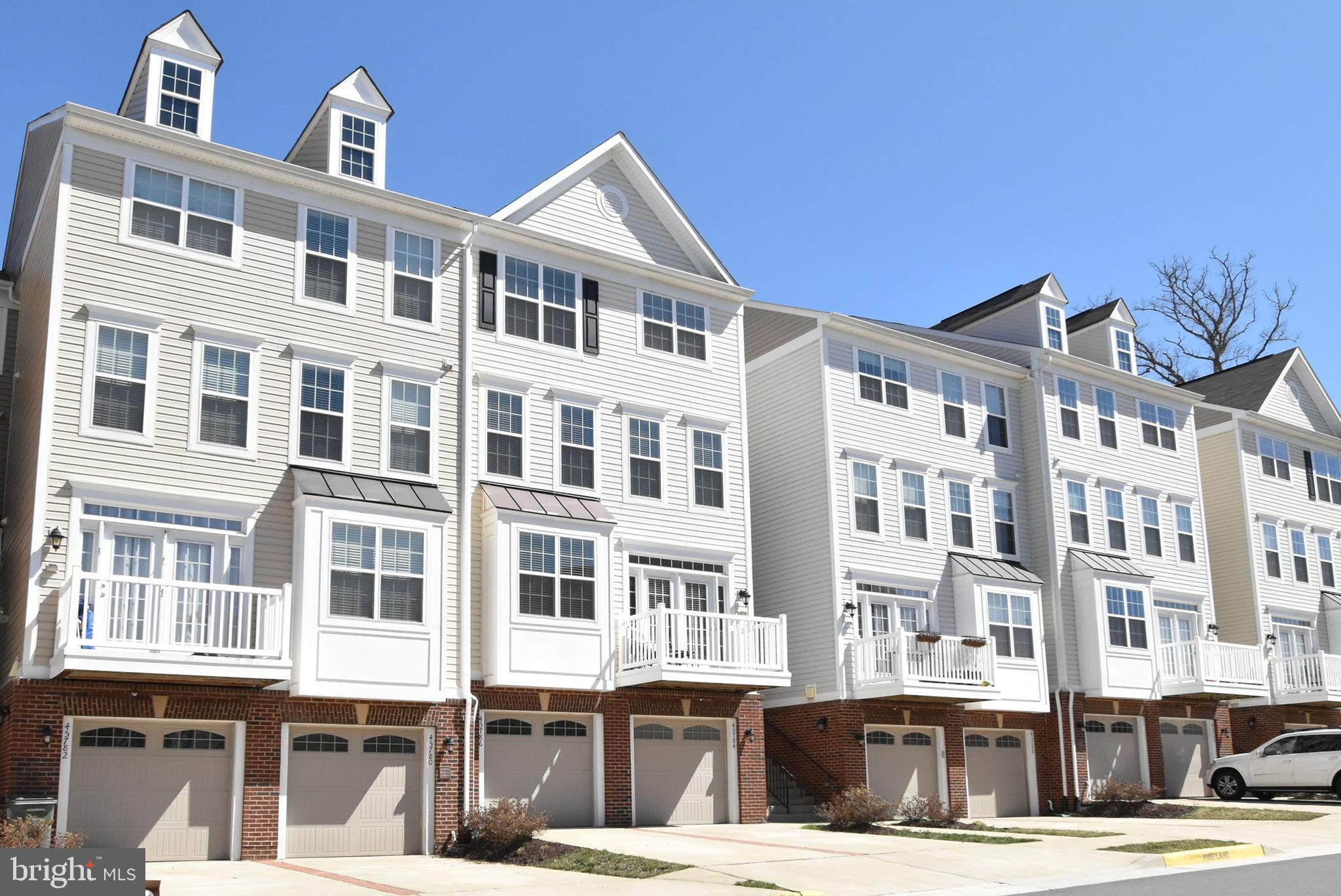 CASCADES PLACE CONDOMINIUM - Residential