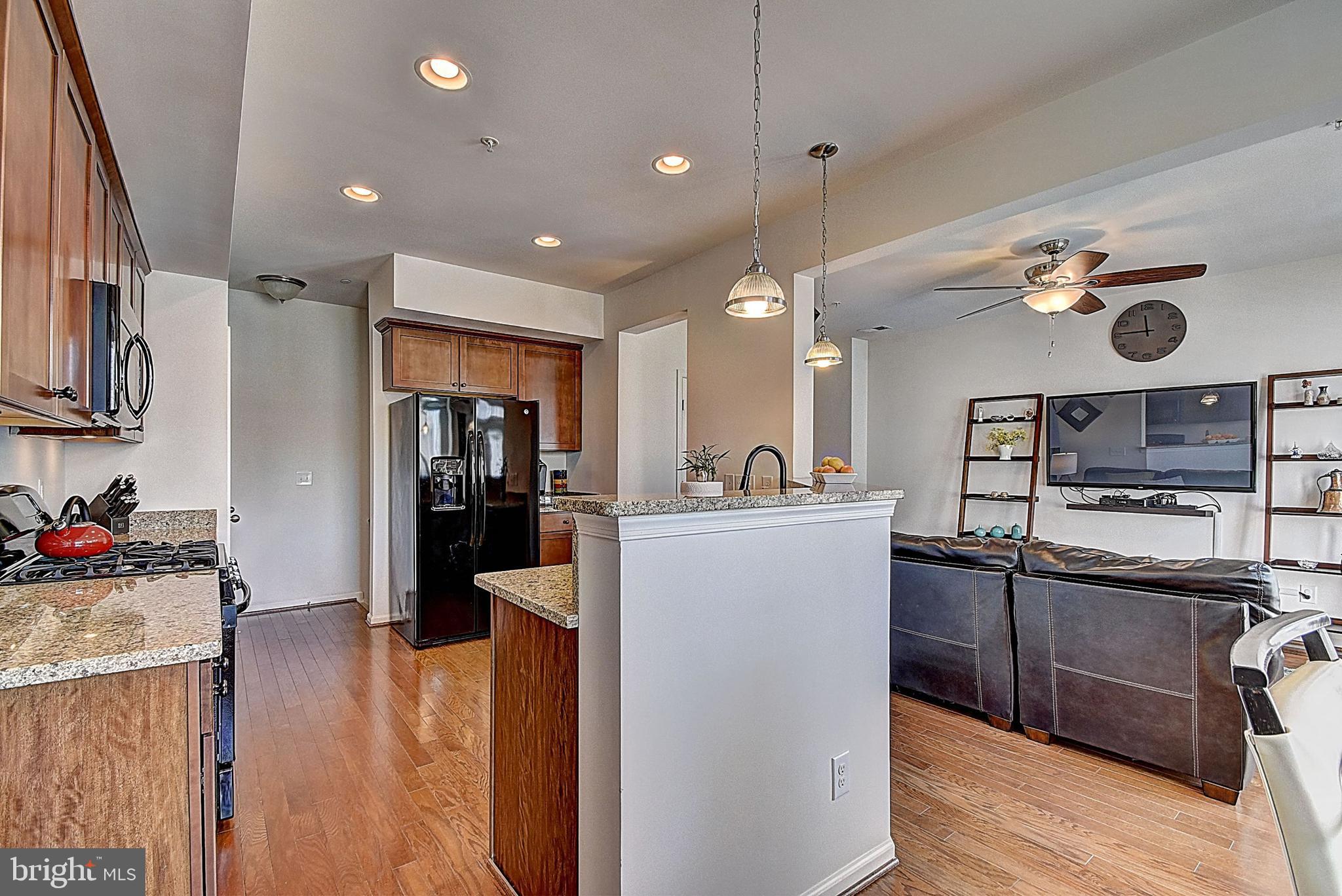 CASCADES PLACE CONDOMINIUM - Residential