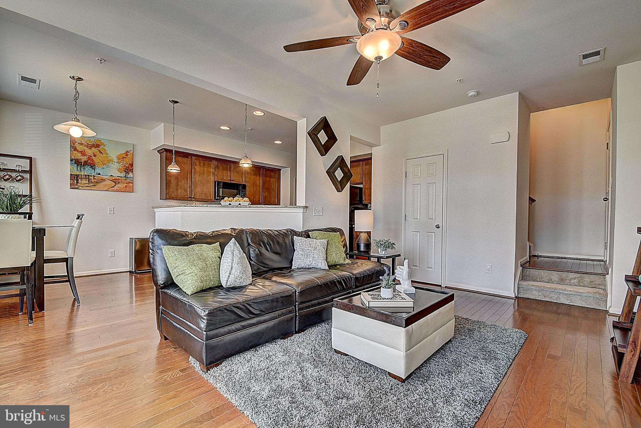 CASCADES PLACE CONDOMINIUM - Residential