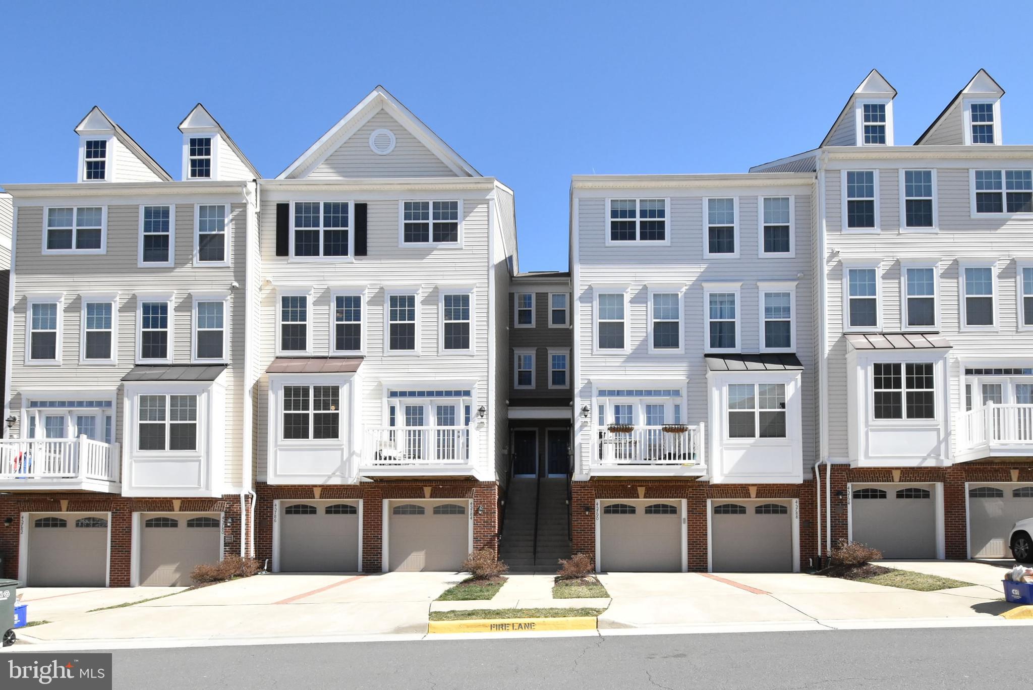 CASCADES PLACE CONDOMINIUM - Residential