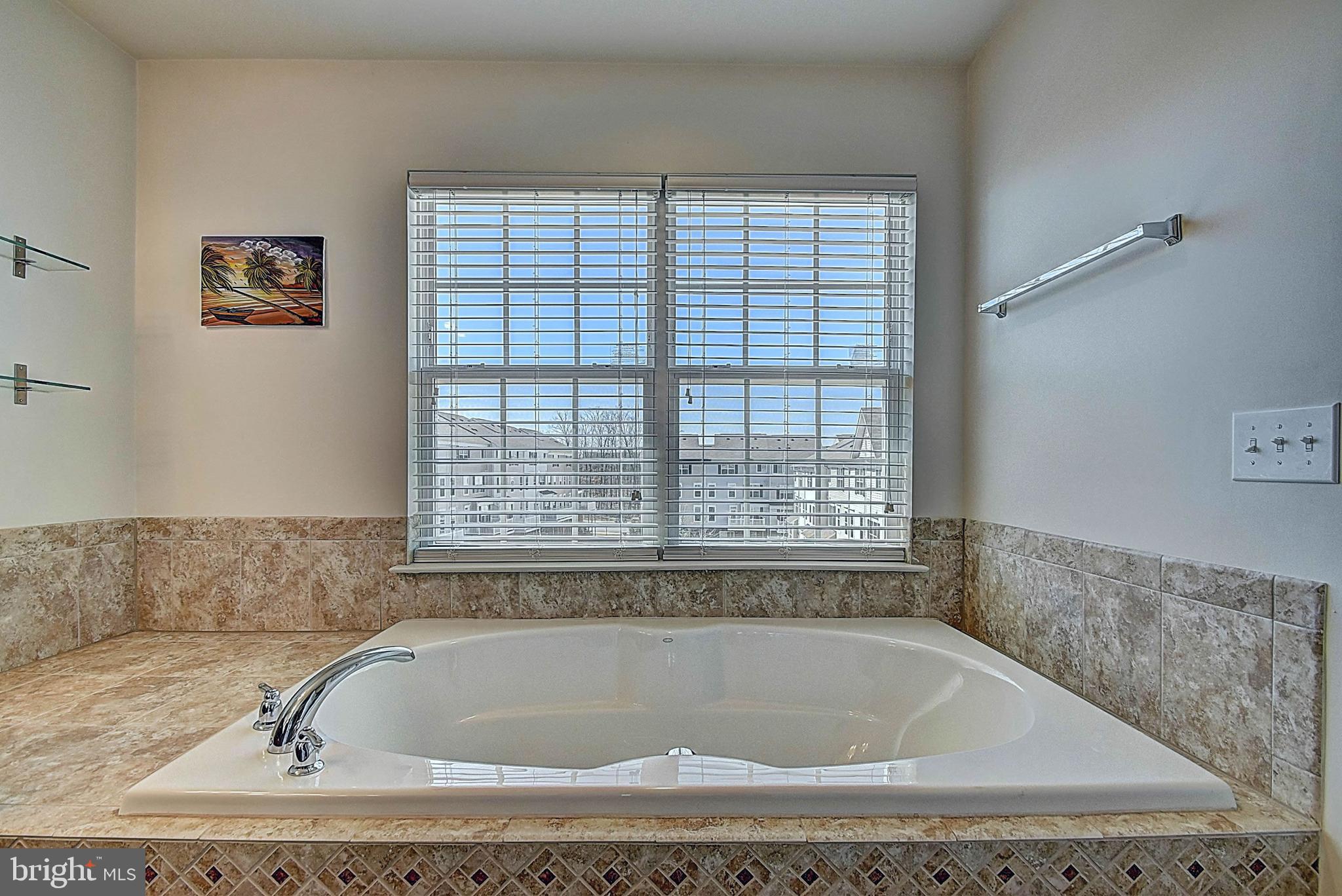 CASCADES PLACE CONDOMINIUM - Residential