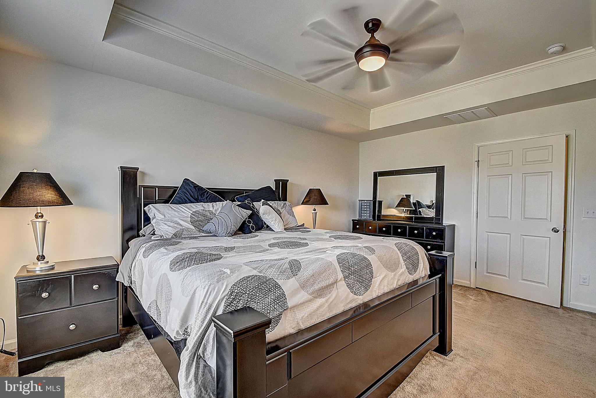 CASCADES PLACE CONDOMINIUM - Residential