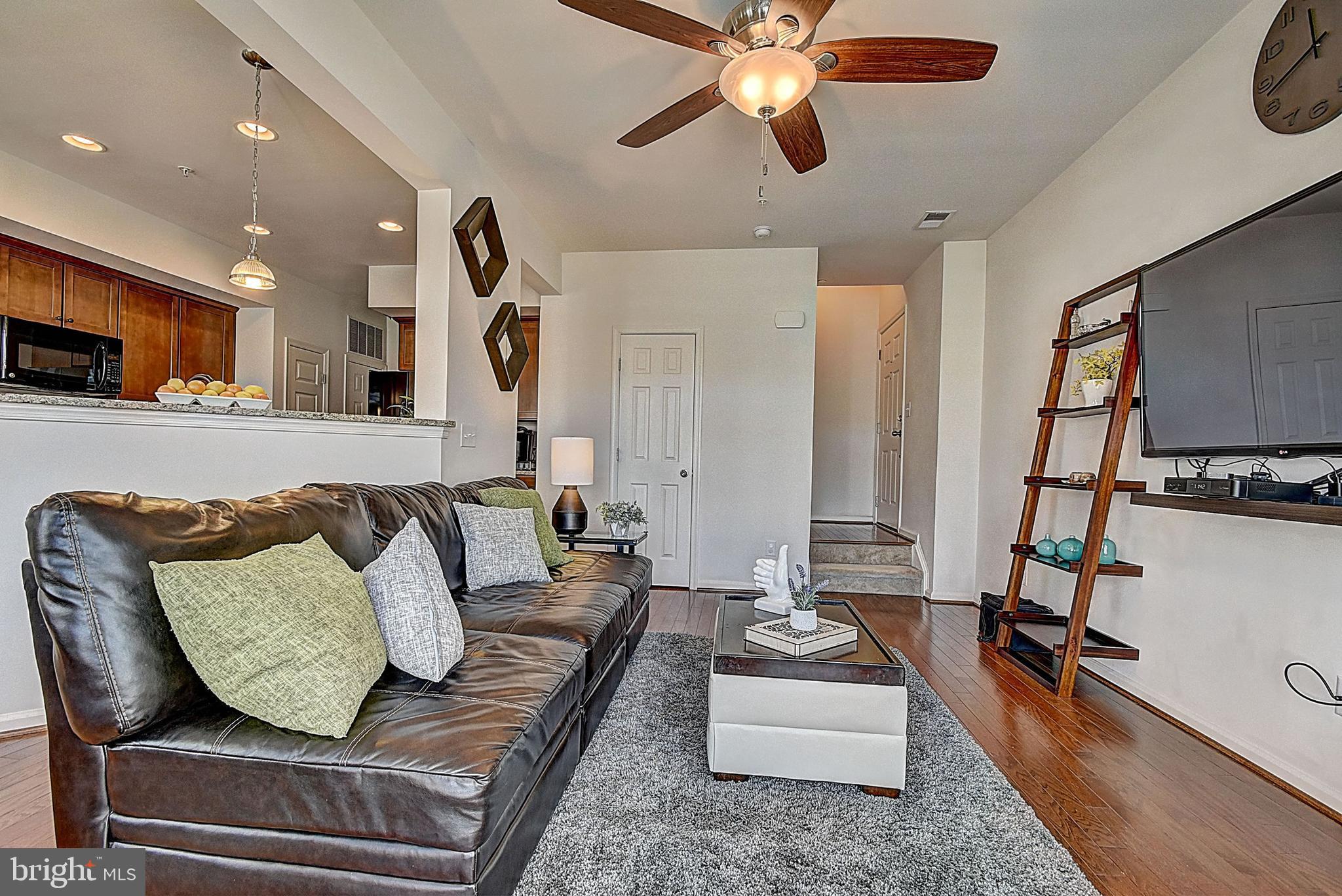 CASCADES PLACE CONDOMINIUM - Residential